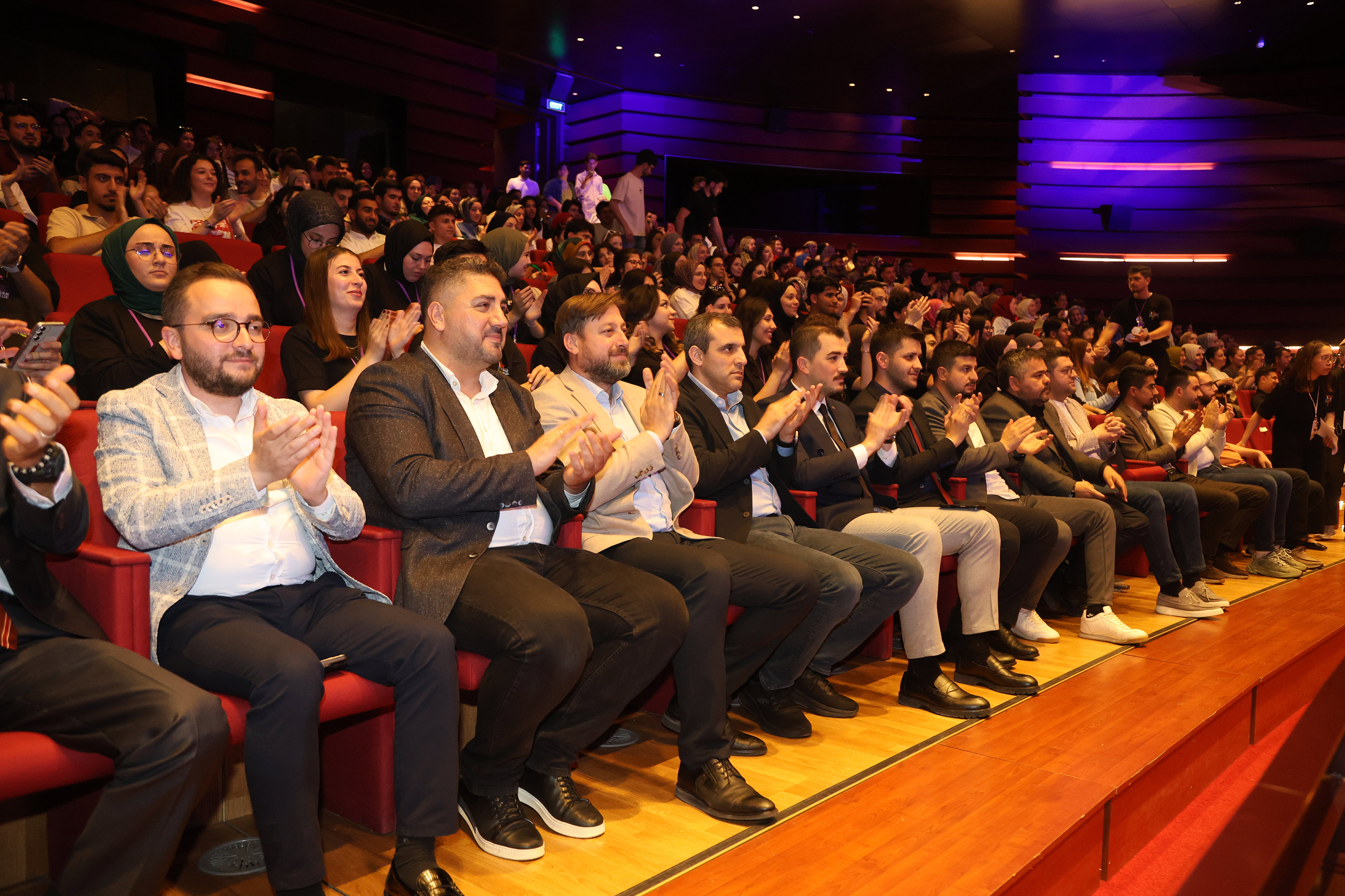 KONYA BÜYÜKŞEHİR GENÇLİK MECLİSİ TOPLULUK ÖDÜLLERİ SAHİPLERİNİ BULDU