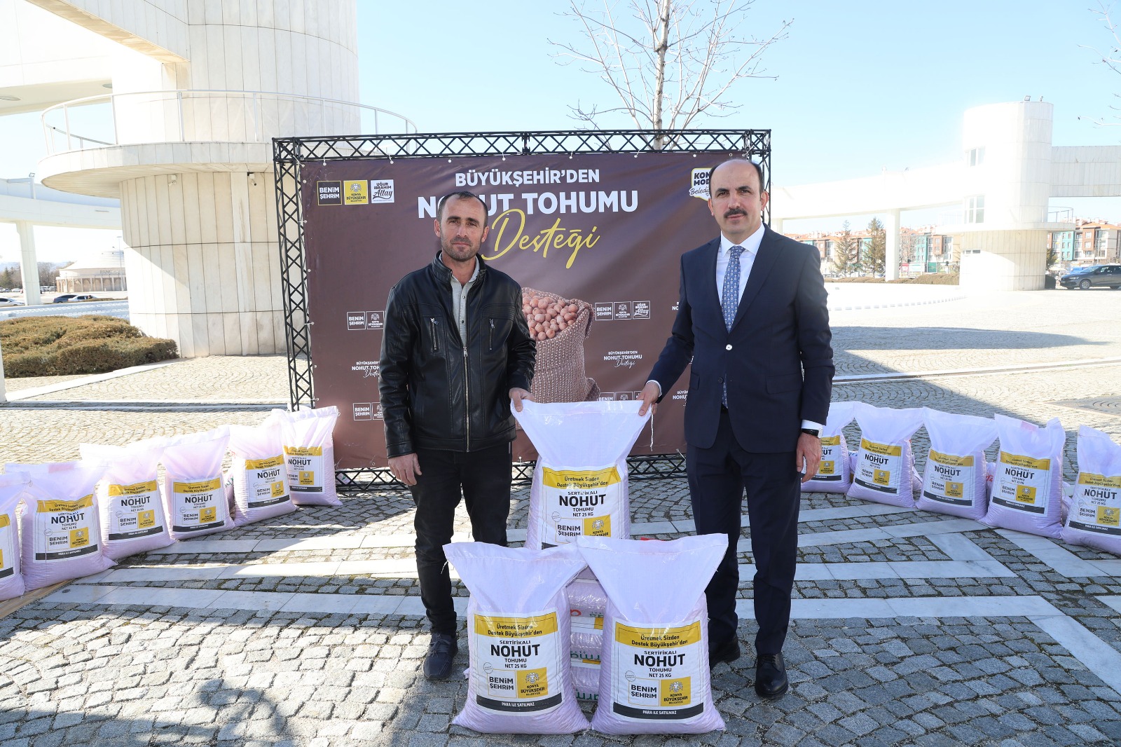 BAŞKAN ALTAY TÜM ÇİFTÇİLERİN 14 MAYIS DÜNYA ÇİFTÇİLER GÜNÜNÜ KUTLADI