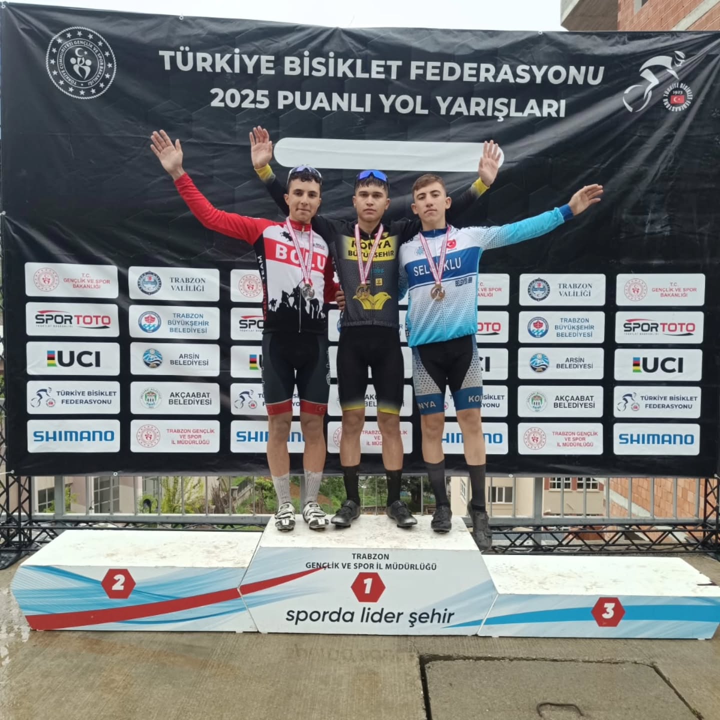 BÜYÜKŞEHİR BELEDİYESPOR BİSİKLET TAKIMI, 4 MADALYA KAZANARAK BÜYÜK BİR BAŞARIYA İMZA ATTI