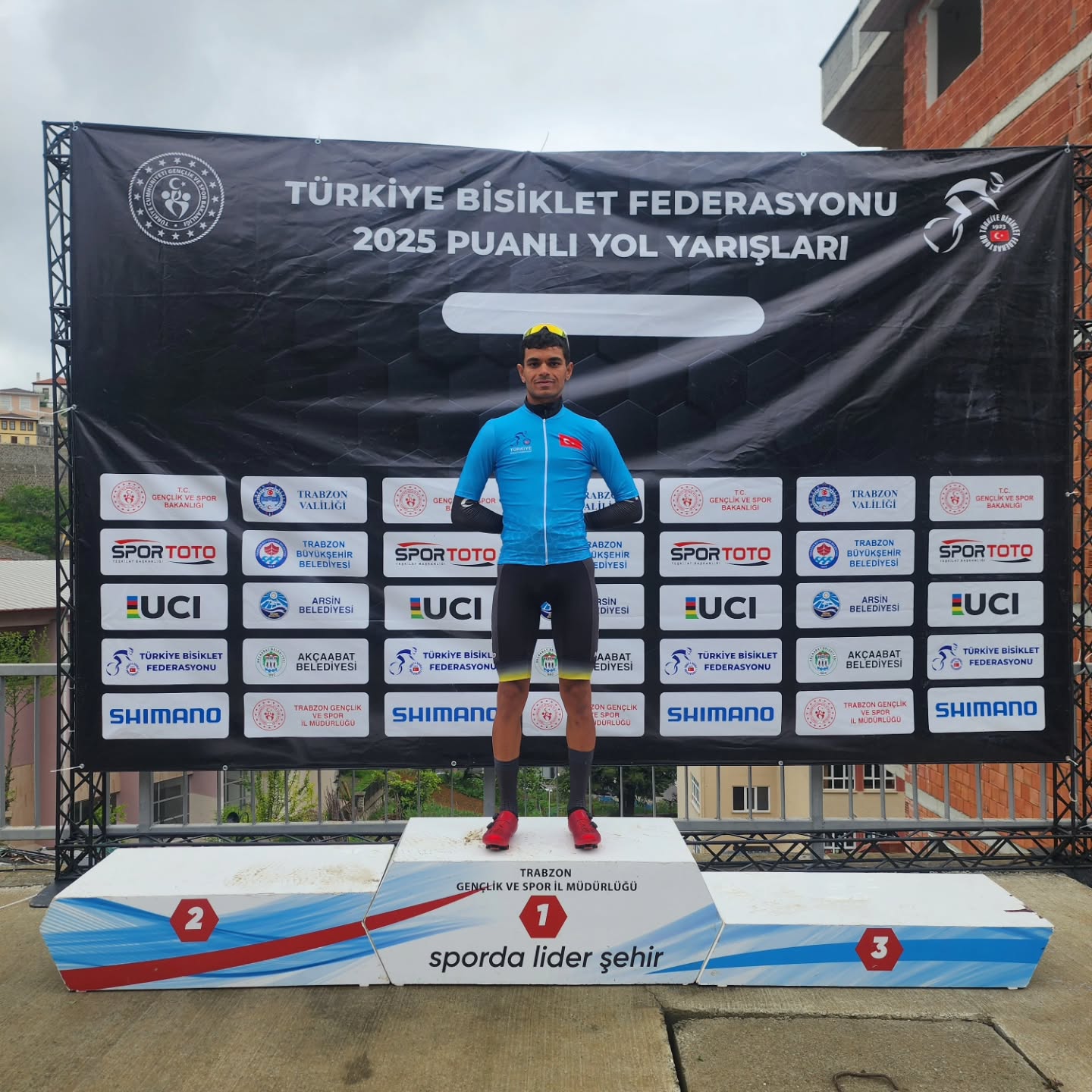 BÜYÜKŞEHİR BELEDİYESPOR BİSİKLET TAKIMI, 4 MADALYA KAZANARAK BÜYÜK BİR BAŞARIYA İMZA ATTI