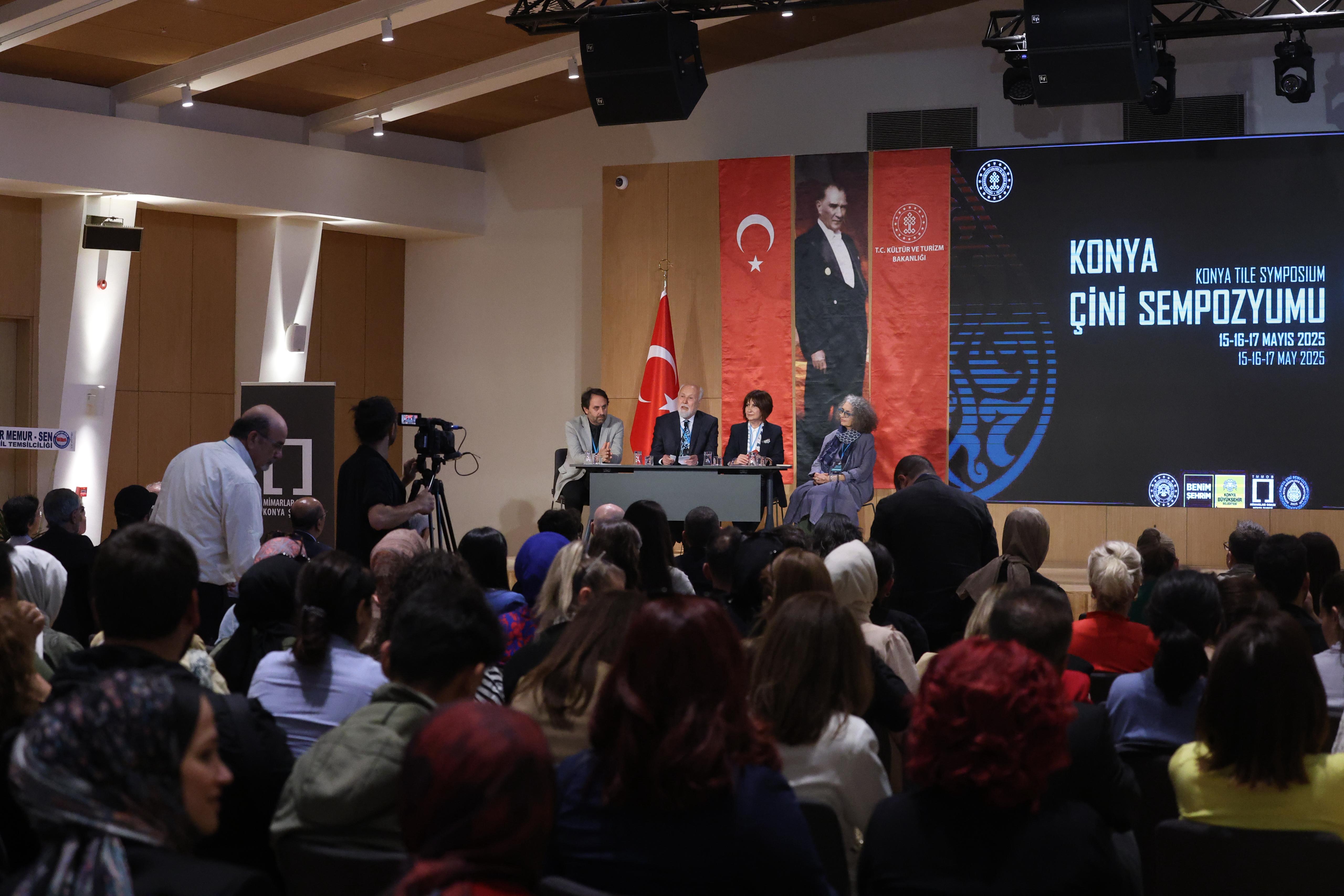 “KONYA ÇİNİ SEMPOZYUMU”NDA SELÇUKLU’DAN GÜNÜMÜZE “ÇİNİ” SANATI ELE ALINIYOR