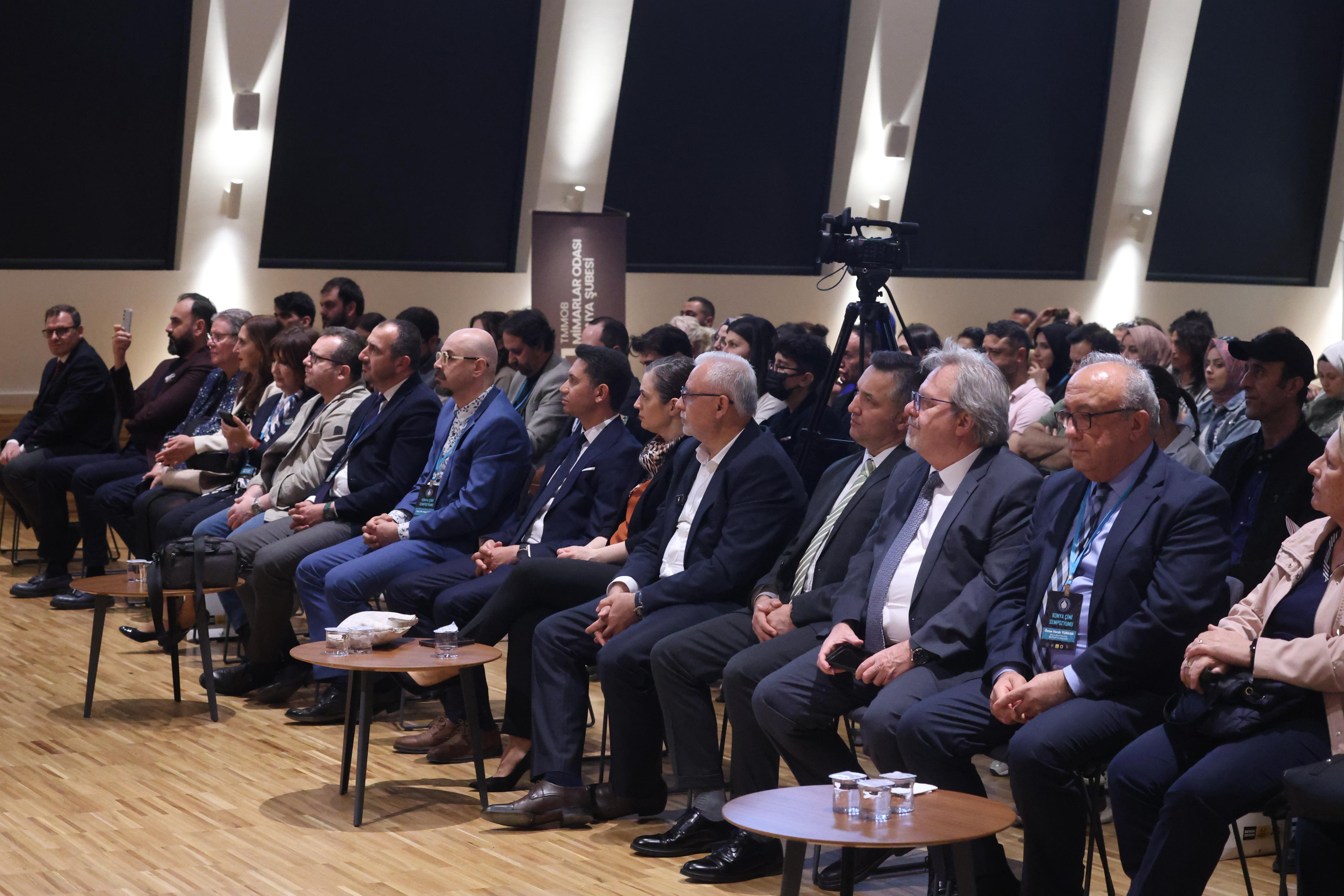 “KONYA ÇİNİ SEMPOZYUMU”NDA SELÇUKLU’DAN GÜNÜMÜZE “ÇİNİ” SANATI ELE ALINIYOR