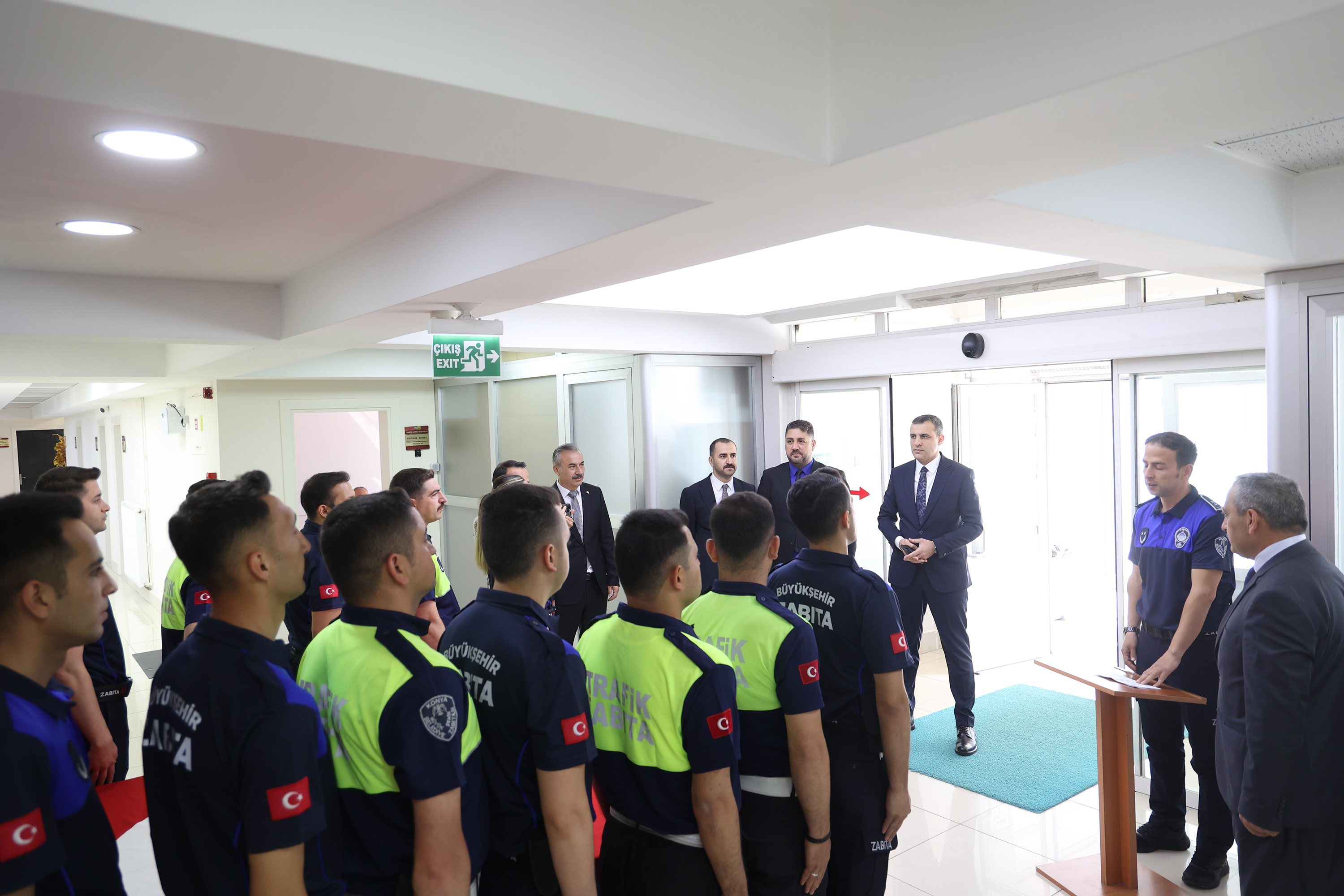 BÜYÜKŞEHİR’DE ADAY MEMURLUK SÜRESİNİ BAŞARIYLA TAMAMLAYAN ZABITA MEMURLARI İÇİN YEMİN TÖRENİ DÜZENLENDİ