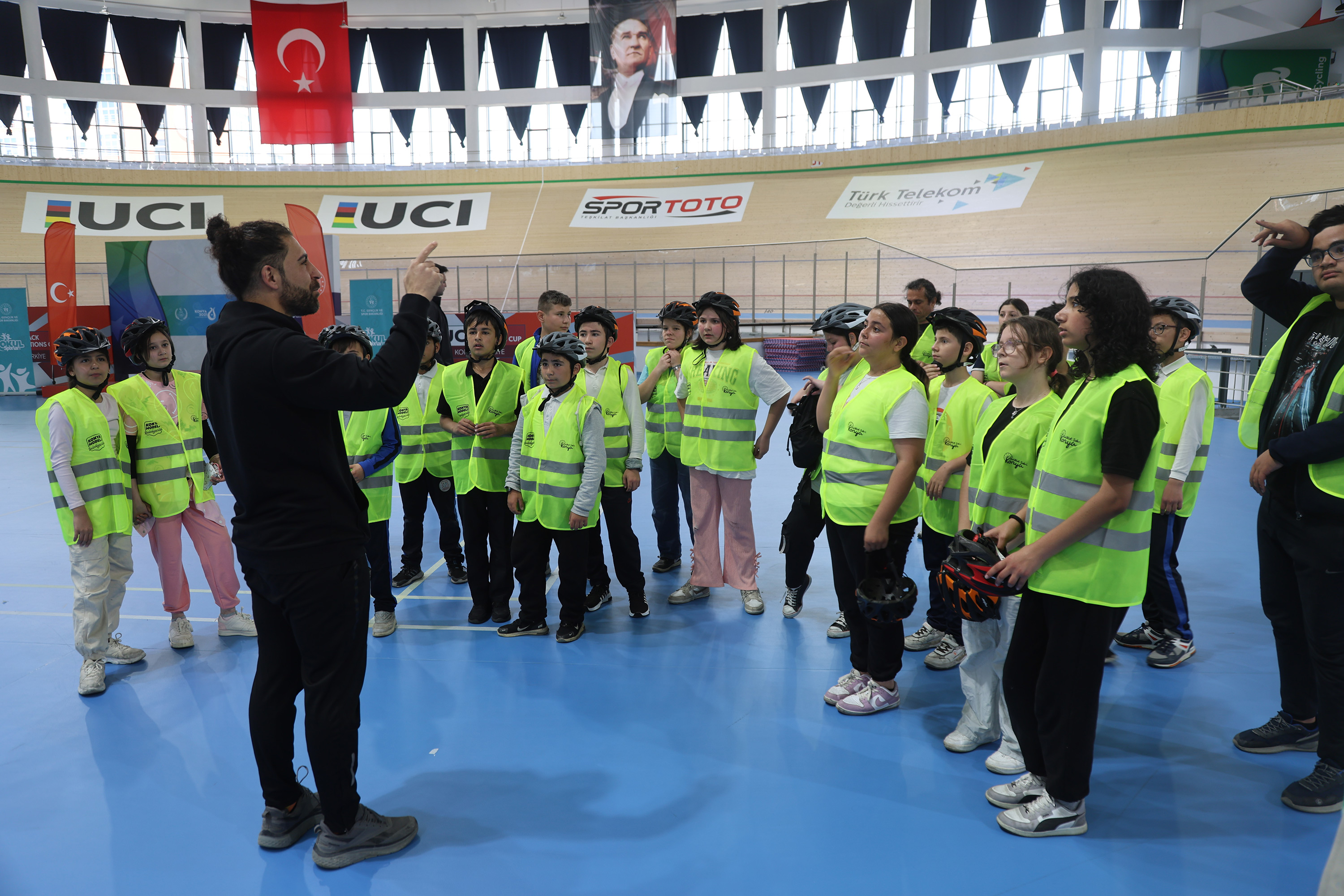 BAŞKAN ALTAY: “GÜVENLİ OKUL YOLLARI PROJESİ İLE ÇOCUKLAR OKULLARINA BİSİKLETLE GÜVENLE ULAŞABİLİYOR”
