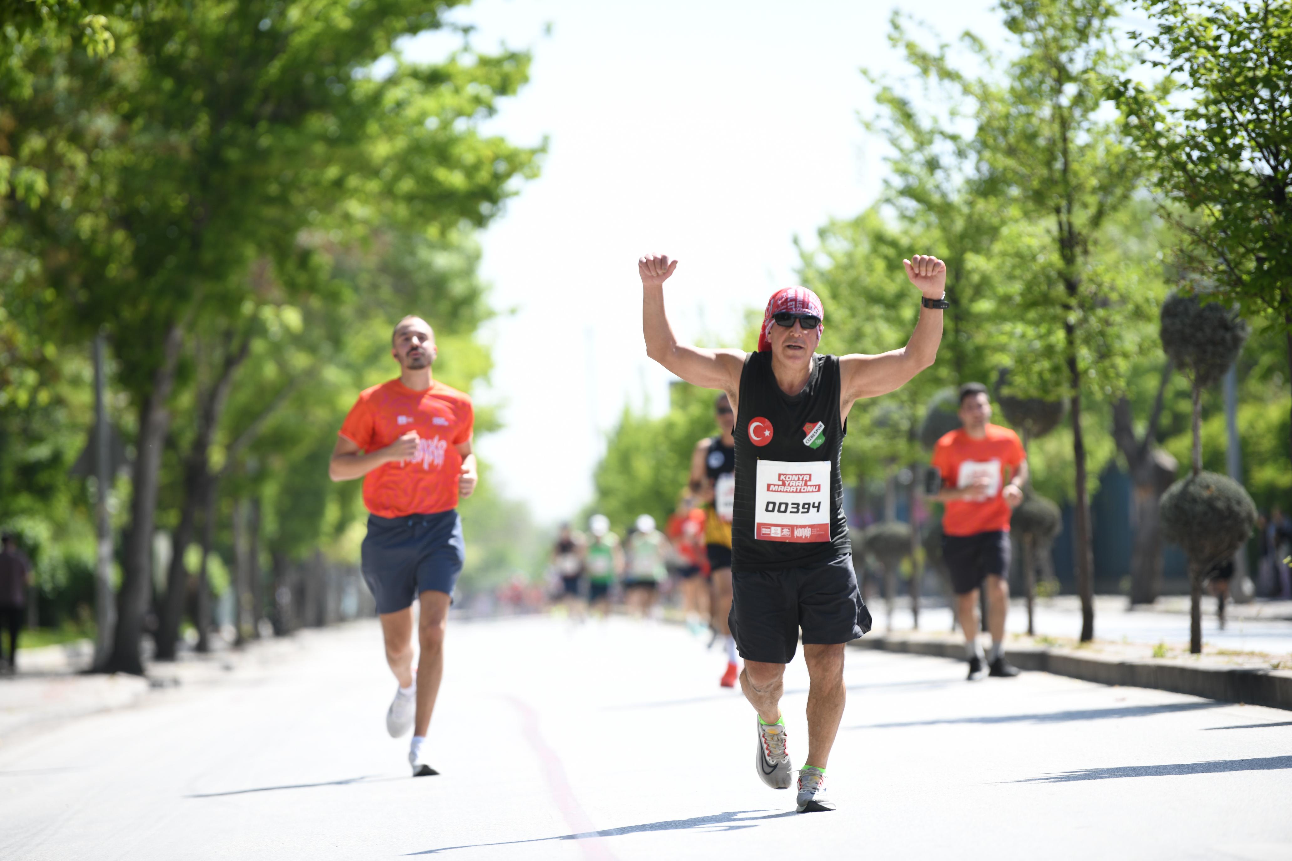 4. ULUSLARARASI KONYA YARI MARATONU TÜRKİYE’DEN VE DÜNYADAN SPORCULARI BULUŞTURDU