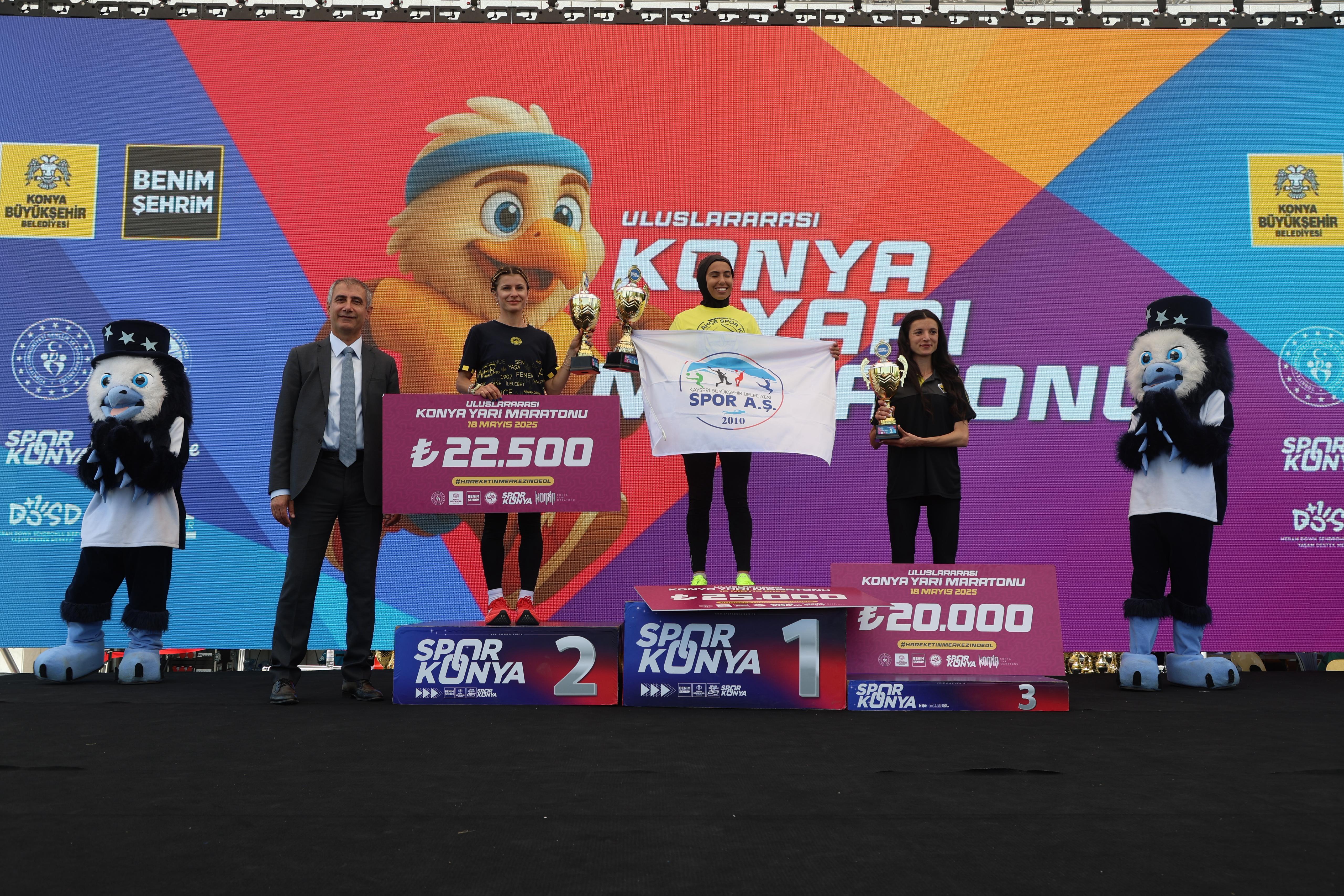 4. ULUSLARARASI KONYA YARI MARATONU TÜRKİYE’DEN VE DÜNYADAN SPORCULARI BULUŞTURDU