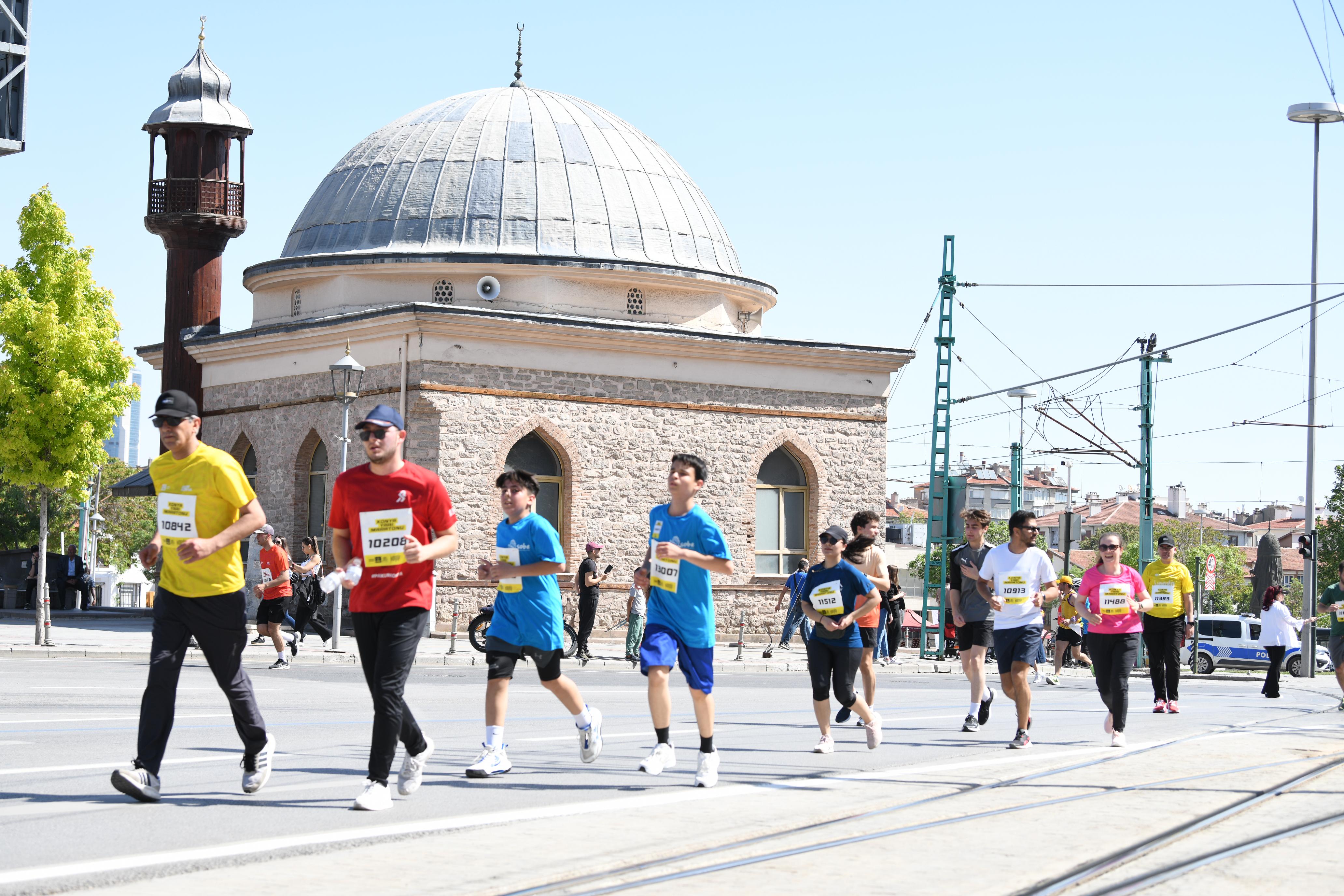 4. ULUSLARARASI KONYA YARI MARATONU TÜRKİYE’DEN VE DÜNYADAN SPORCULARI BULUŞTURDU
