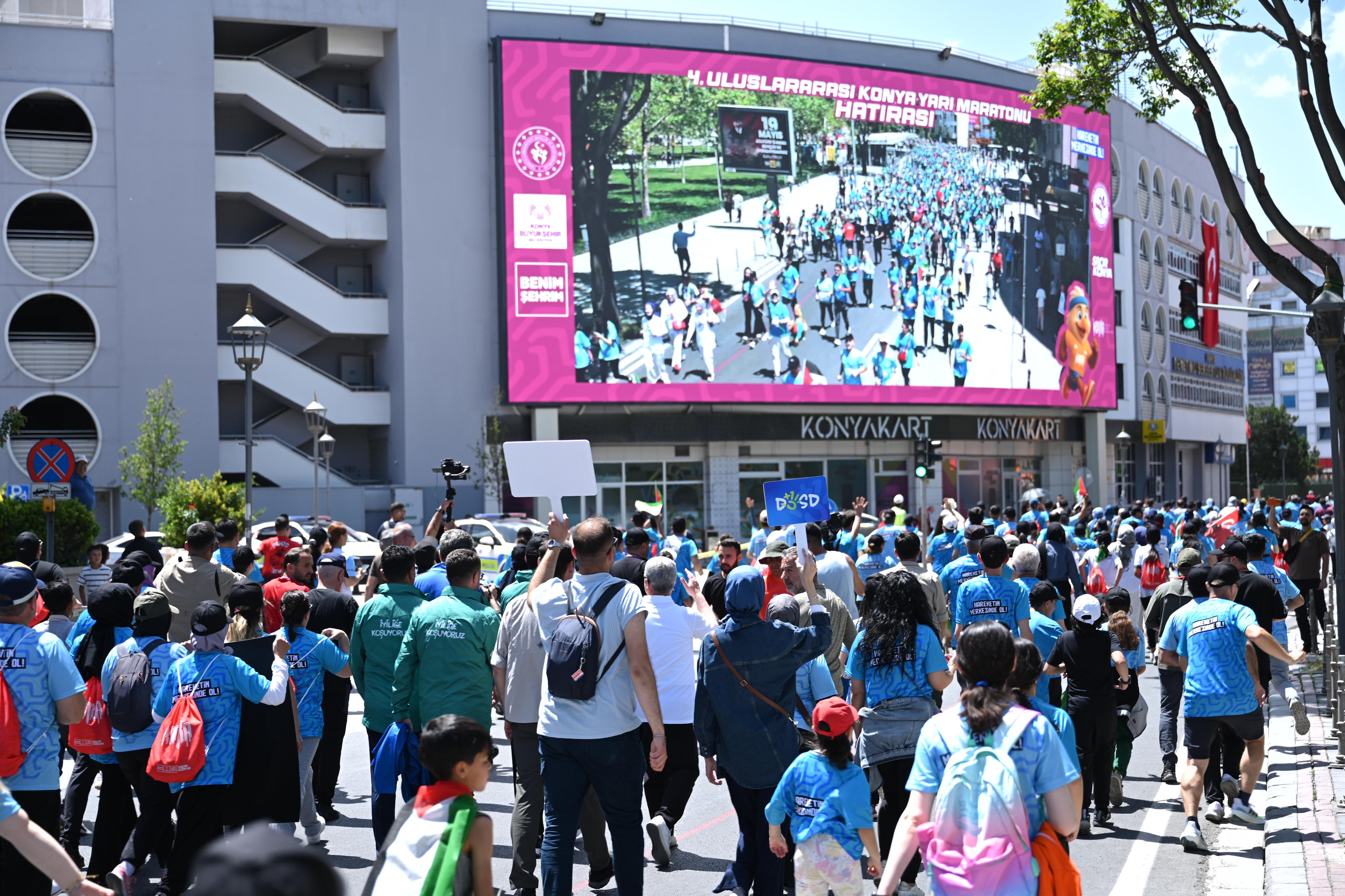 4. ULUSLARARASI KONYA YARI MARATONU TÜRKİYE’DEN VE DÜNYADAN SPORCULARI BULUŞTURDU