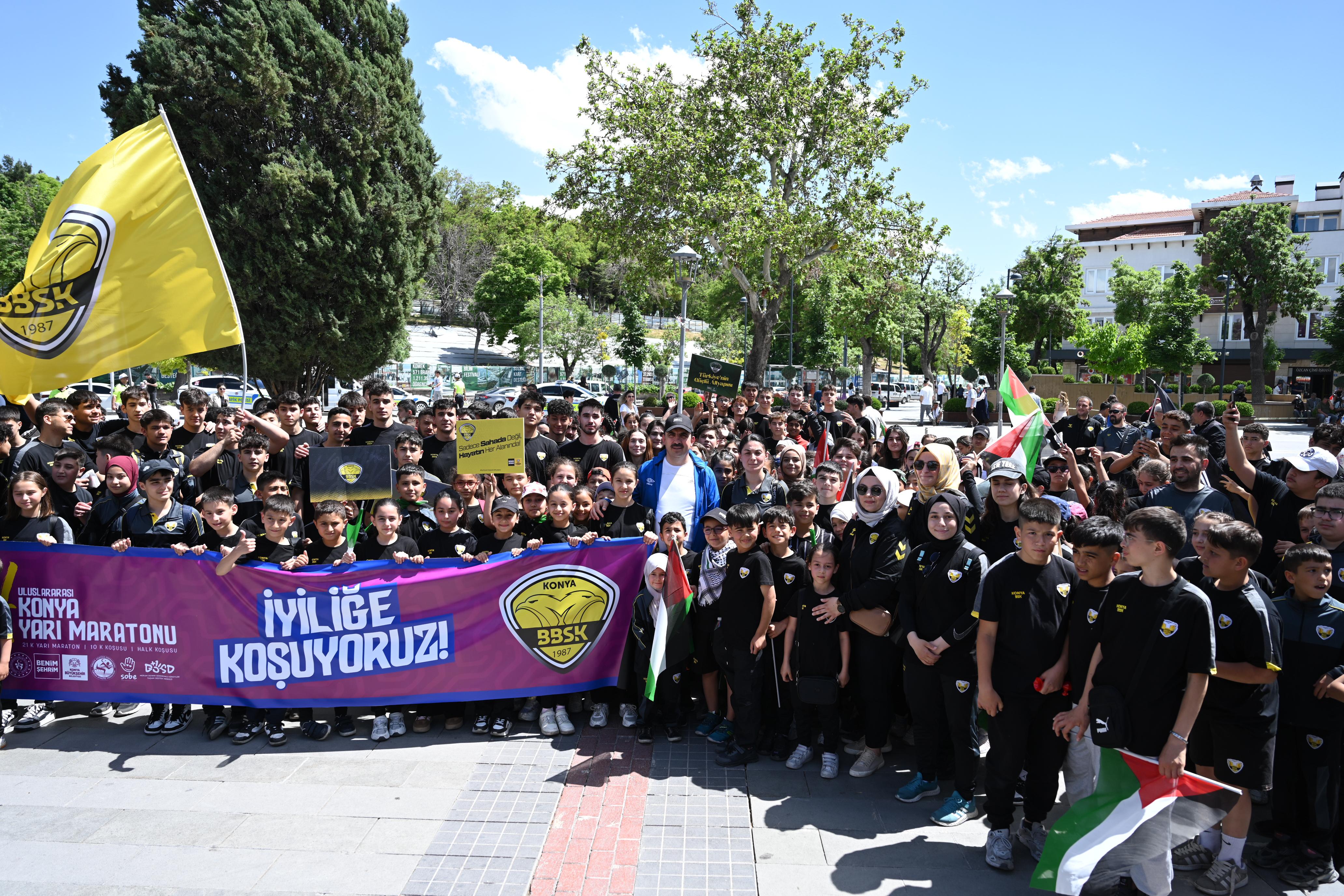4. ULUSLARARASI KONYA YARI MARATONU TÜRKİYE’DEN VE DÜNYADAN SPORCULARI BULUŞTURDU