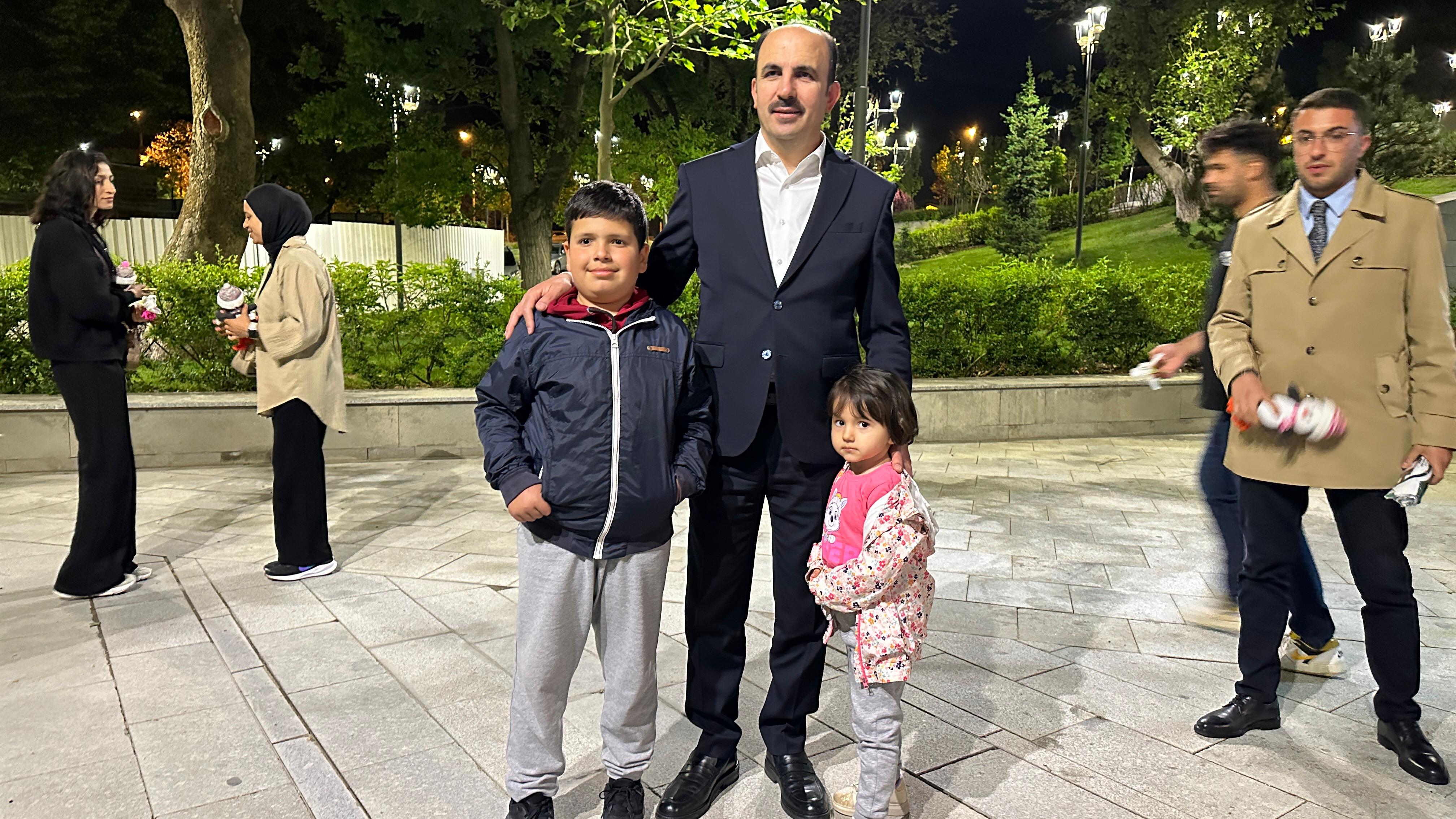BAŞKAN ALTAY MERAM’IN GÜZELLİKLERİNİ GÖRMEYE DAVET ETTİ