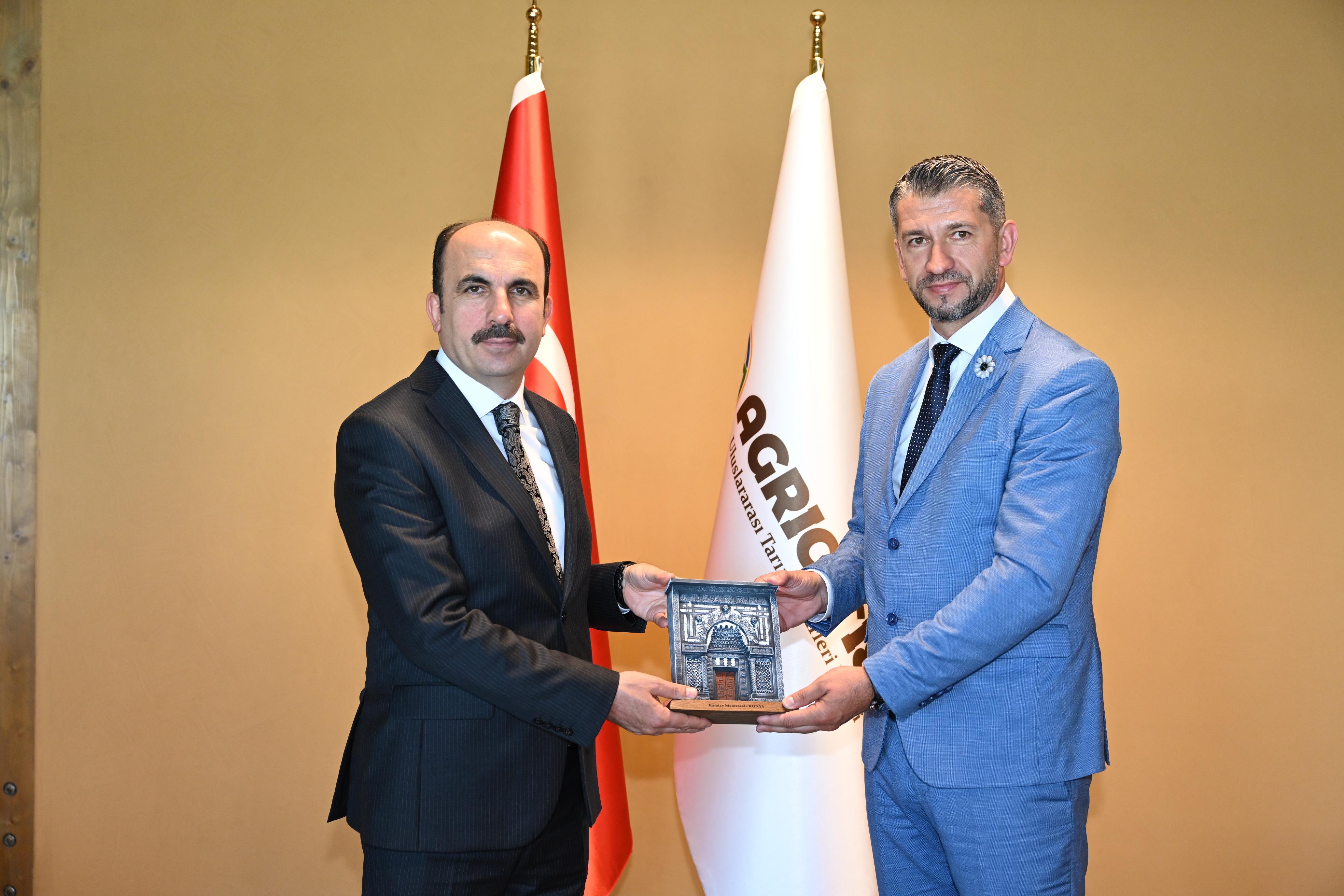 KONYA BÜYÜKŞEHİR İLE BOSNA HERSEK İLİYAŞ BELEDİYESİ ARASINDA KARDEŞ ŞEHİR PROTOKOLÜ İMZALANDI