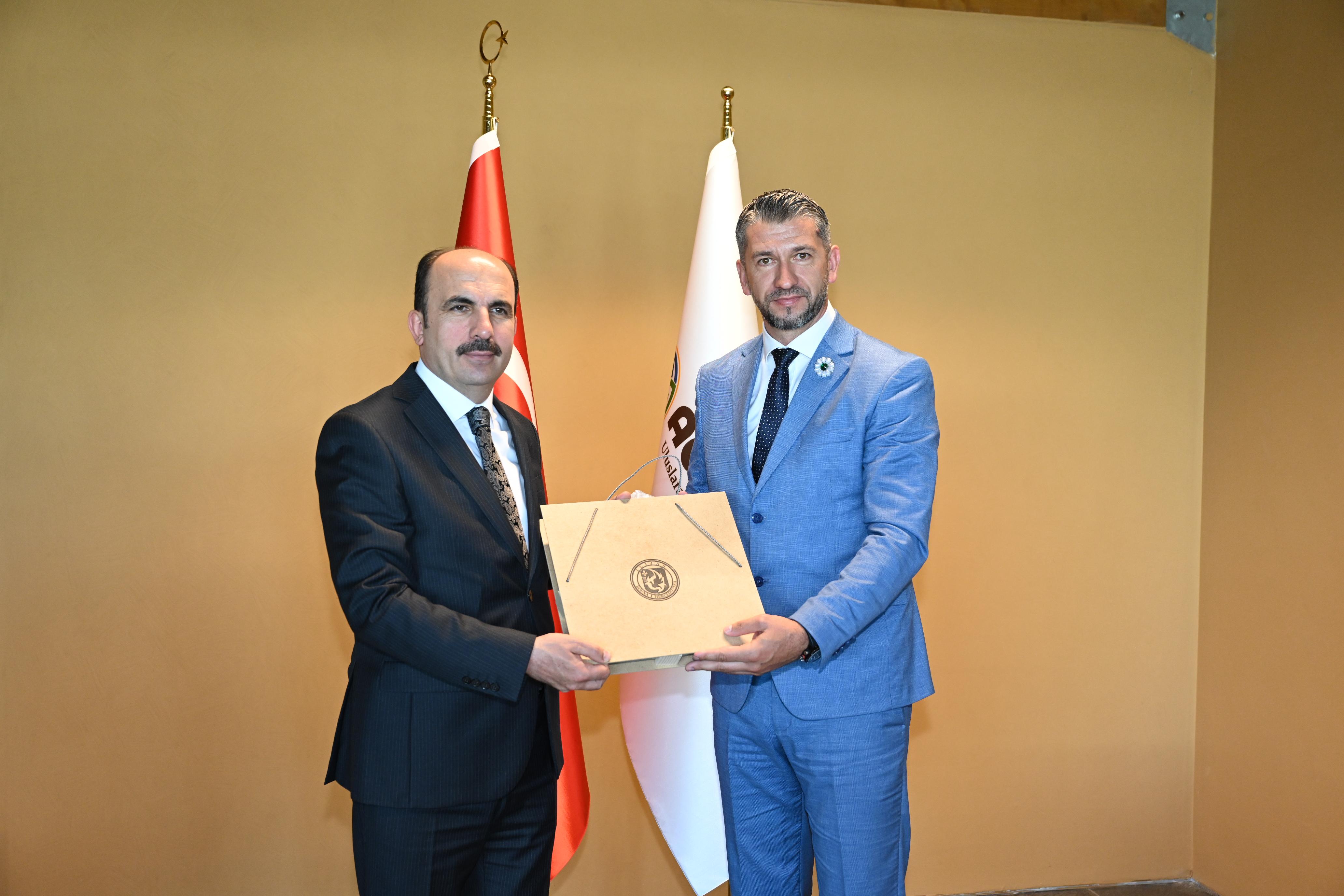 KONYA BÜYÜKŞEHİR İLE BOSNA HERSEK İLİYAŞ BELEDİYESİ ARASINDA KARDEŞ ŞEHİR PROTOKOLÜ İMZALANDI