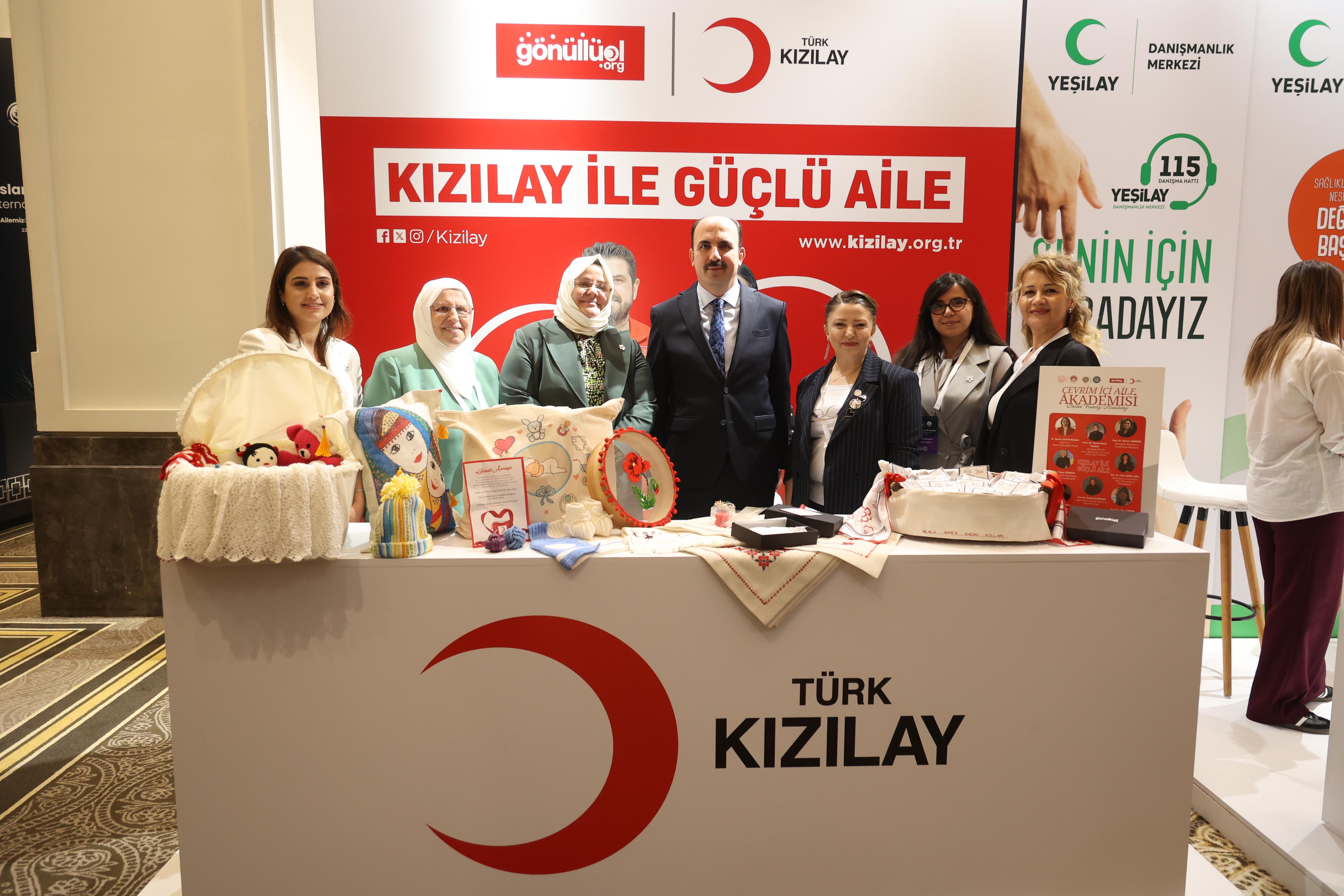 BAŞKAN ALTAY ULUSLARARASI AİLE FORUMU’NDA BÜYÜKŞEHİR’İN AİLE ODAKLI ÇALIŞMALARINI ANLATTI