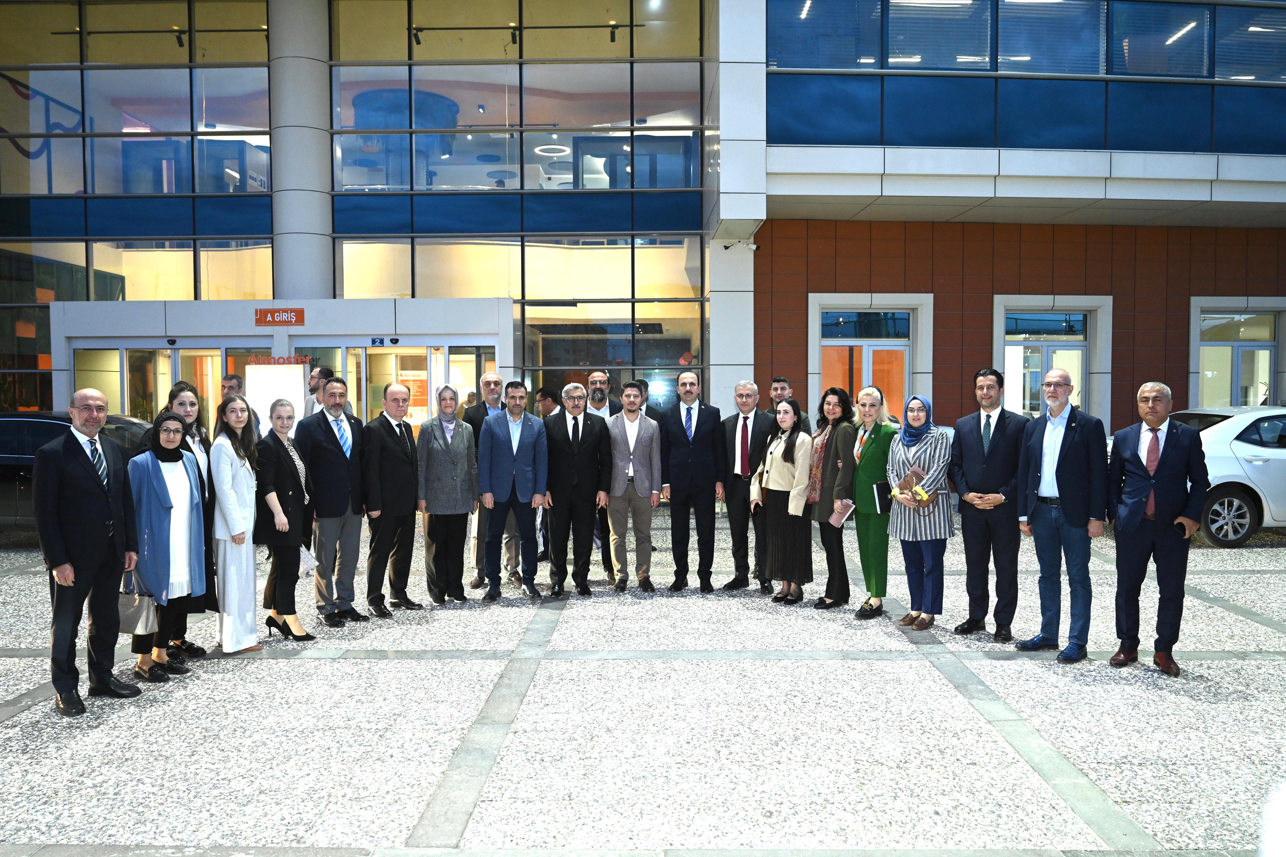 AK PARTİ GENEL BAŞKAN YARDIMCISI YAYMAN, DEPREMDEKİ DAYANIŞMA İÇİN BAŞKAN ALTAY’A VE TÜM KONYALILARA TEŞEKKÜR ETTİ