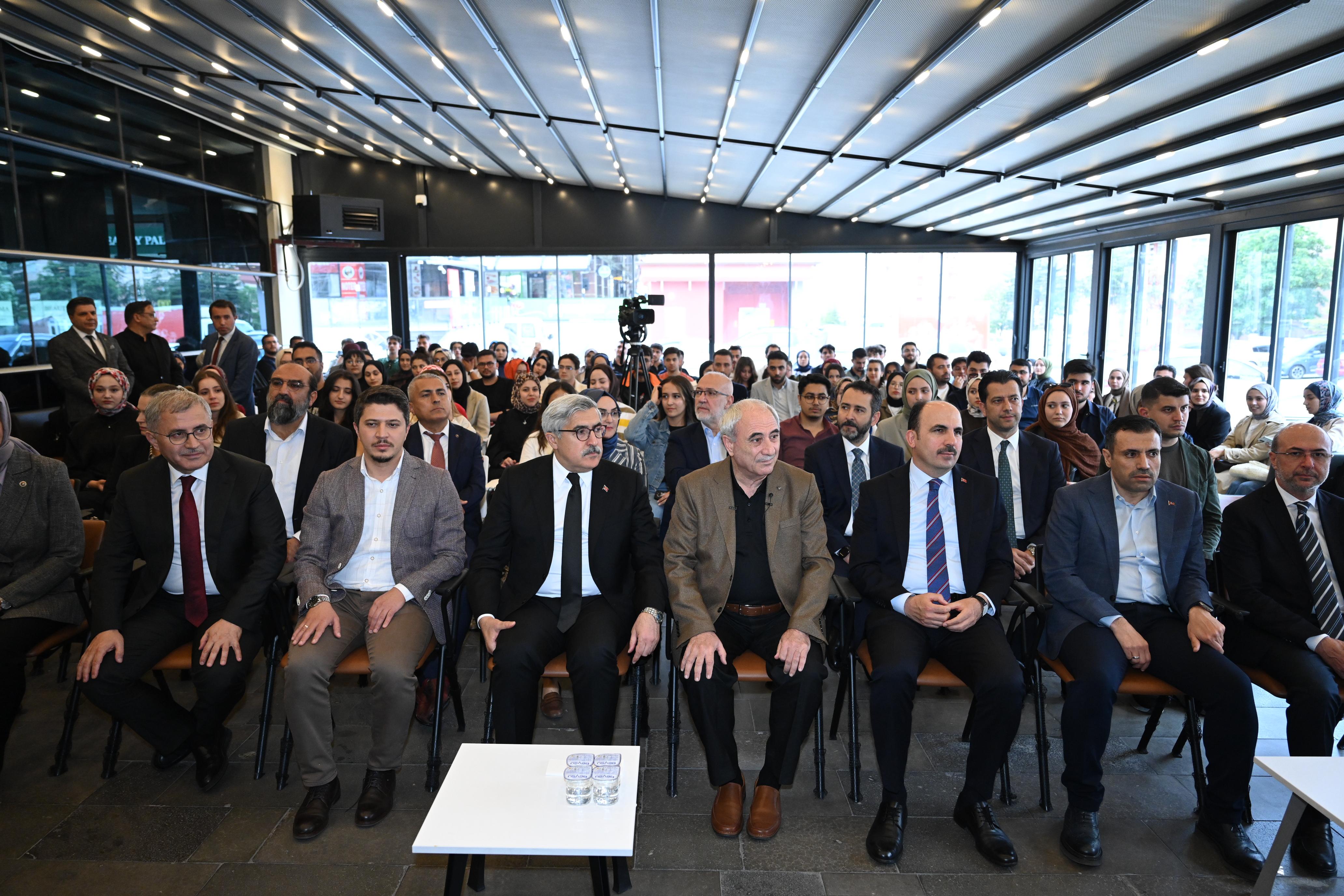 AK PARTİ GENEL BAŞKAN YARDIMCISI YAYMAN, DEPREMDEKİ DAYANIŞMA İÇİN BAŞKAN ALTAY’A VE TÜM KONYALILARA TEŞEKKÜR ETTİ
