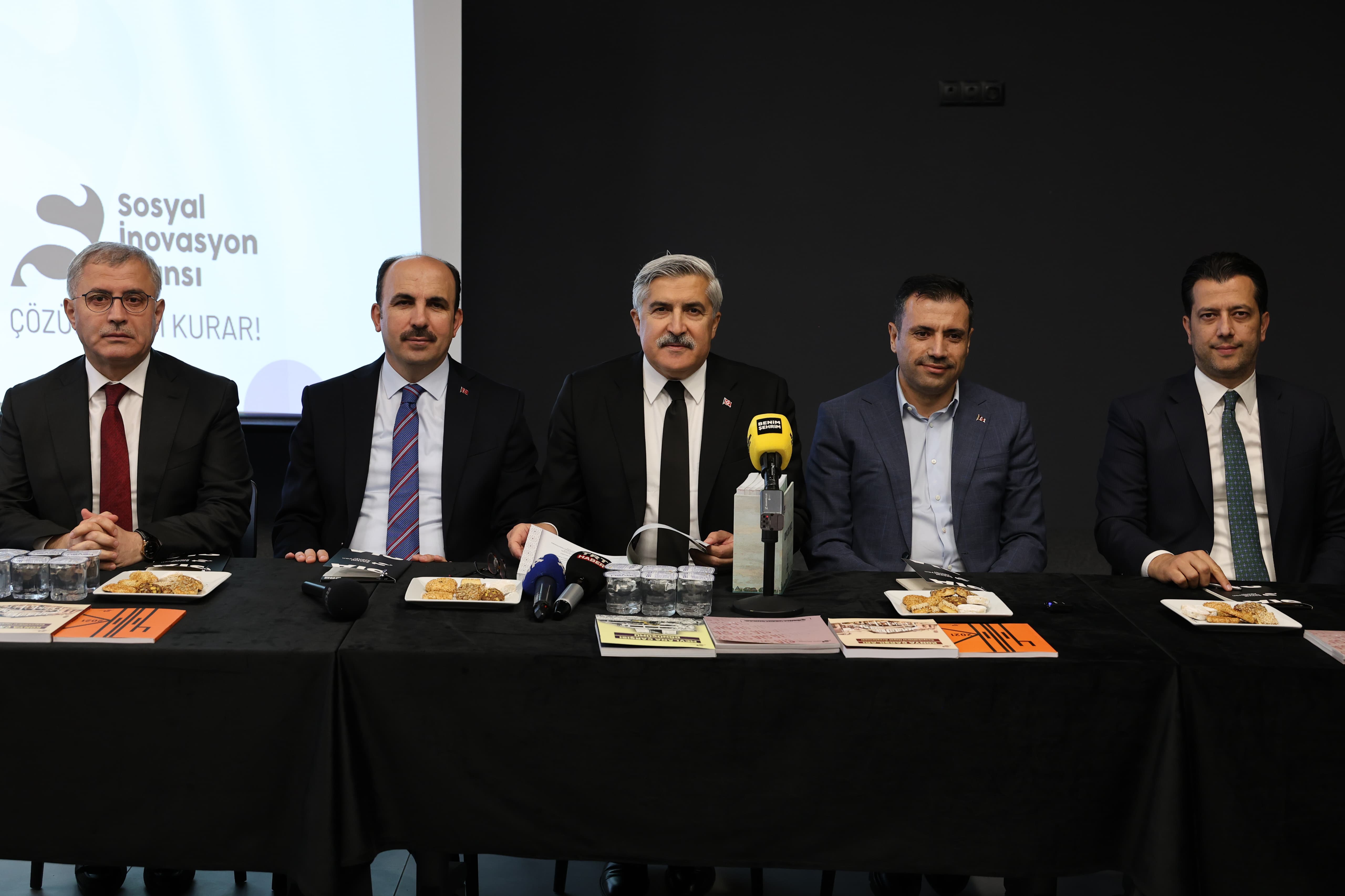 AK PARTİ GENEL BAŞKAN YARDIMCISI YAYMAN, DEPREMDEKİ DAYANIŞMA İÇİN BAŞKAN ALTAY’A VE TÜM KONYALILARA TEŞEKKÜR ETTİ