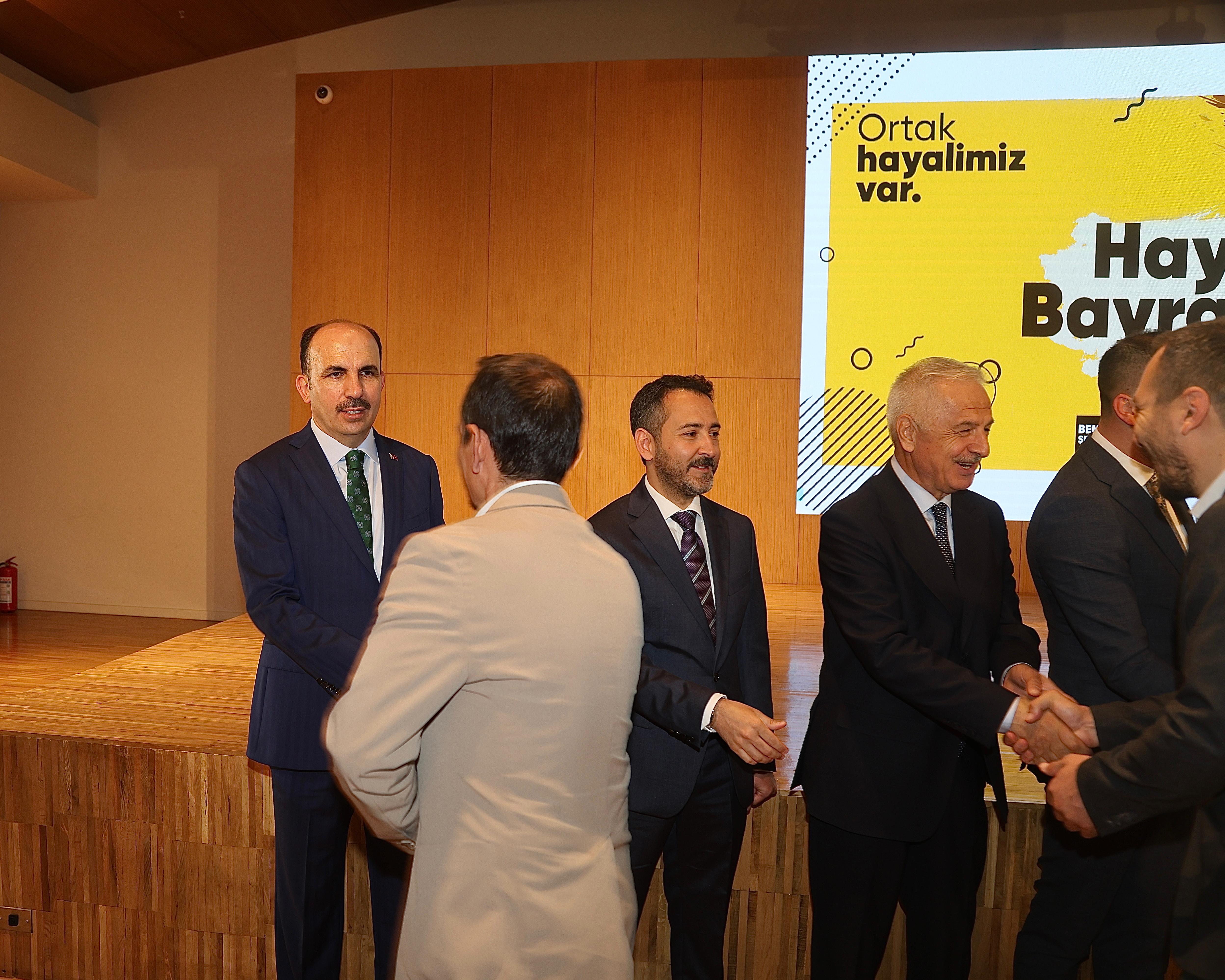 BAŞKAN ALTAY BÜYÜKŞEHİR ÇALIŞANLARIYLA BAYRAMLAŞTI