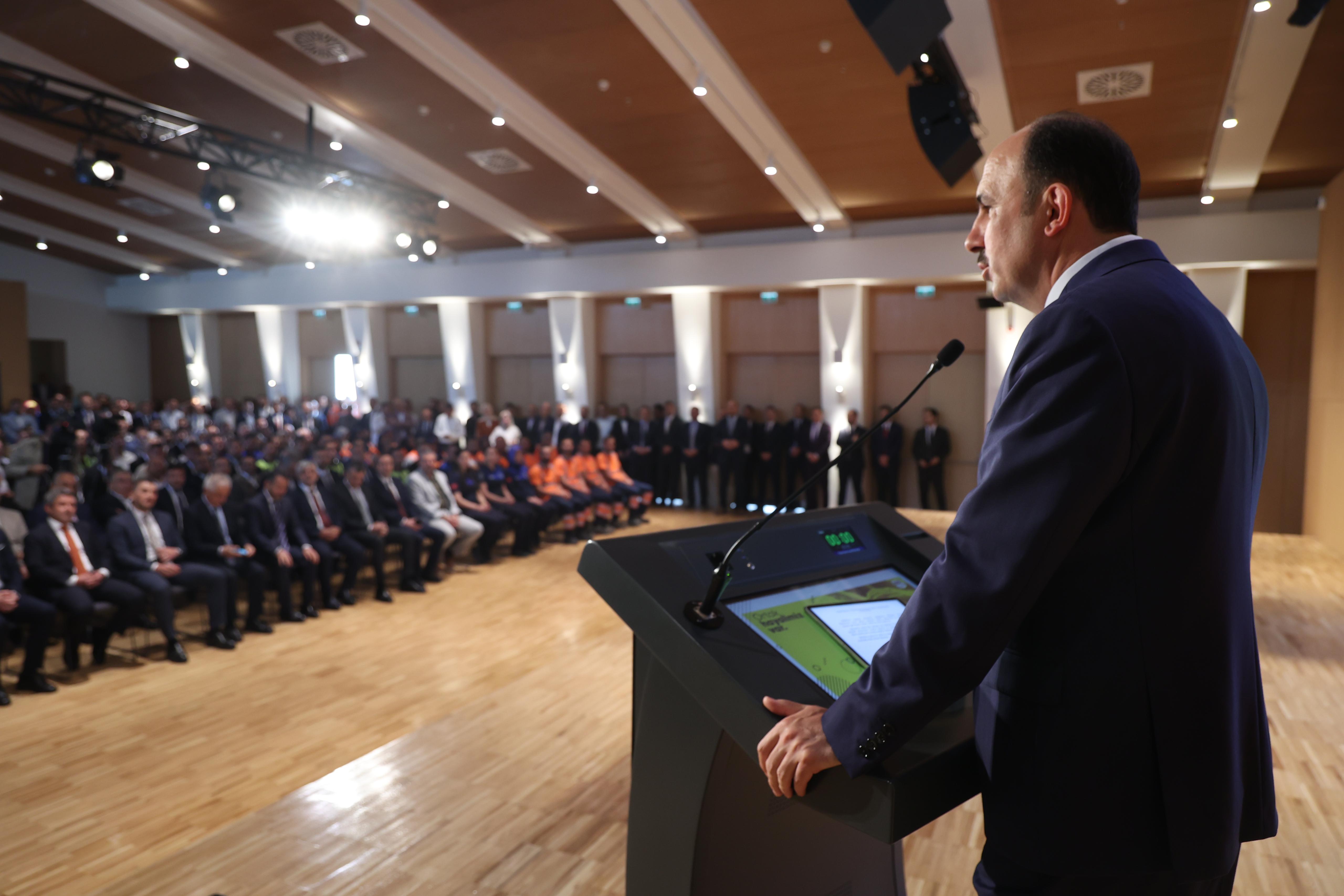 BAŞKAN ALTAY BÜYÜKŞEHİR ÇALIŞANLARIYLA BAYRAMLAŞTI