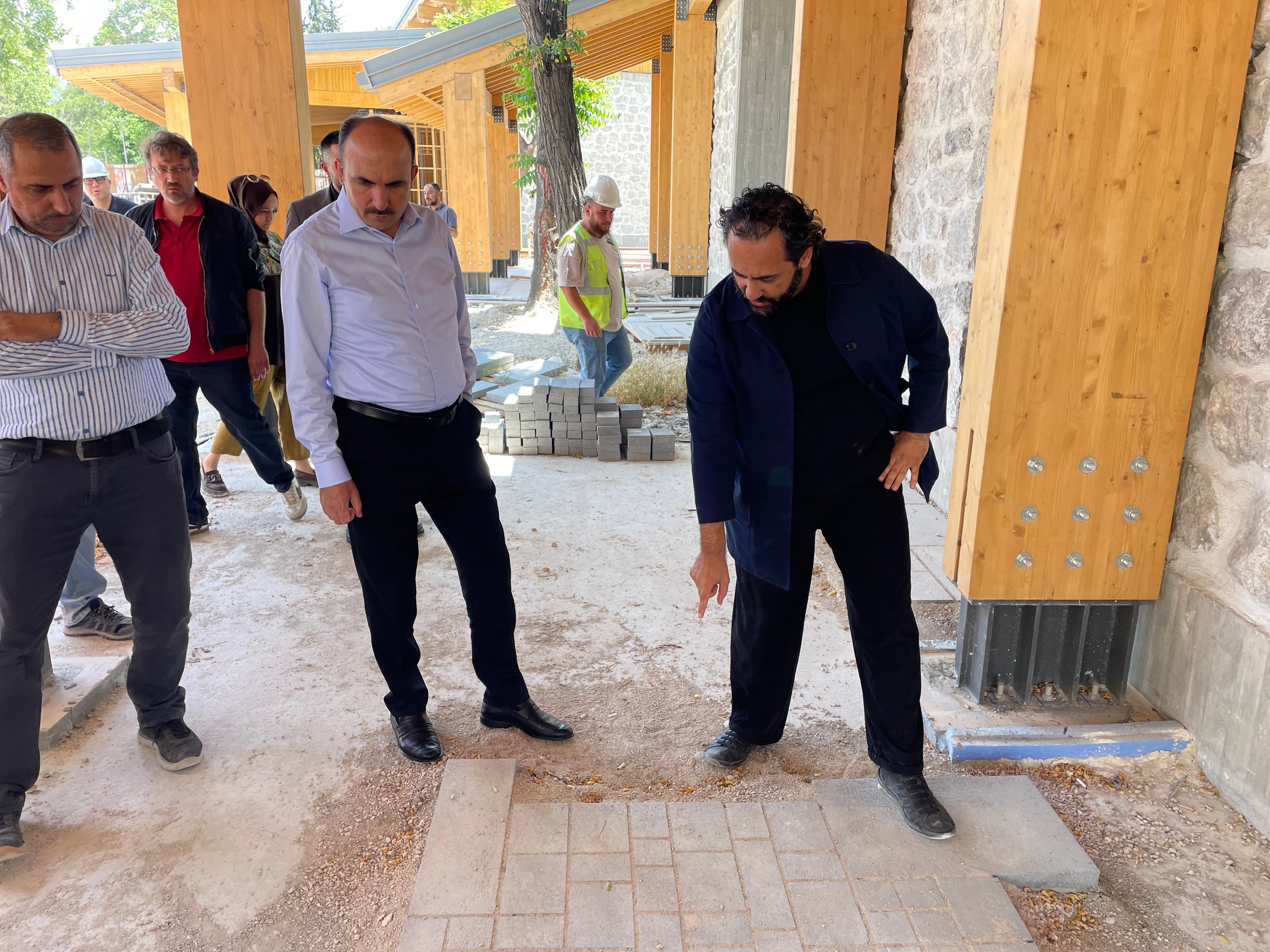 BAŞKAN ALTAY: “ÇEVREYE SAYGILI, DİJİTAL ALTYAPISI YÜKSEK TÜRKİYE’NİN EN GÜZEL KÜTÜPHANELERİNDEN BİRİNİ YAPIYORUZ”