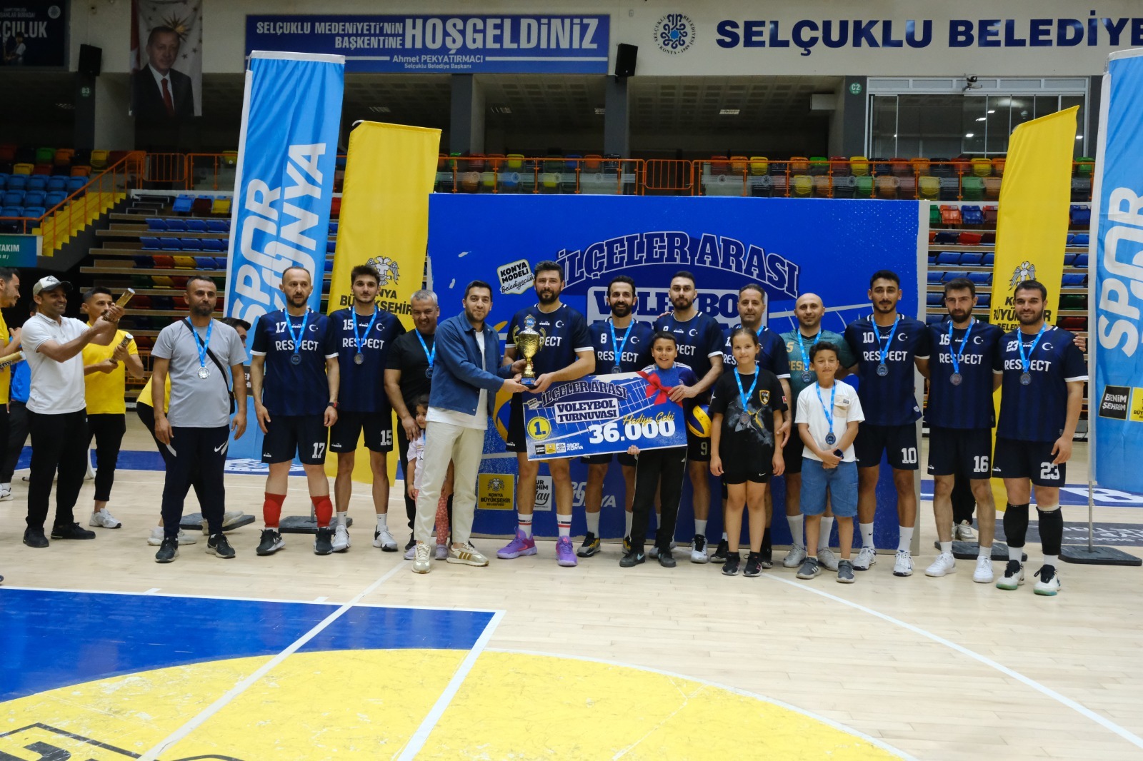 KONYA BÜYÜKŞEHİR’İN İLÇELER ARASI VOLEYBOL TURNUVASI’NDA ŞAMPİYON HÜYÜK