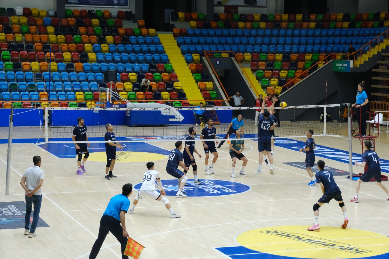 KONYA BÜYÜKŞEHİR’İN İLÇELER ARASI VOLEYBOL TURNUVASI’NDA ŞAMPİYON HÜYÜK