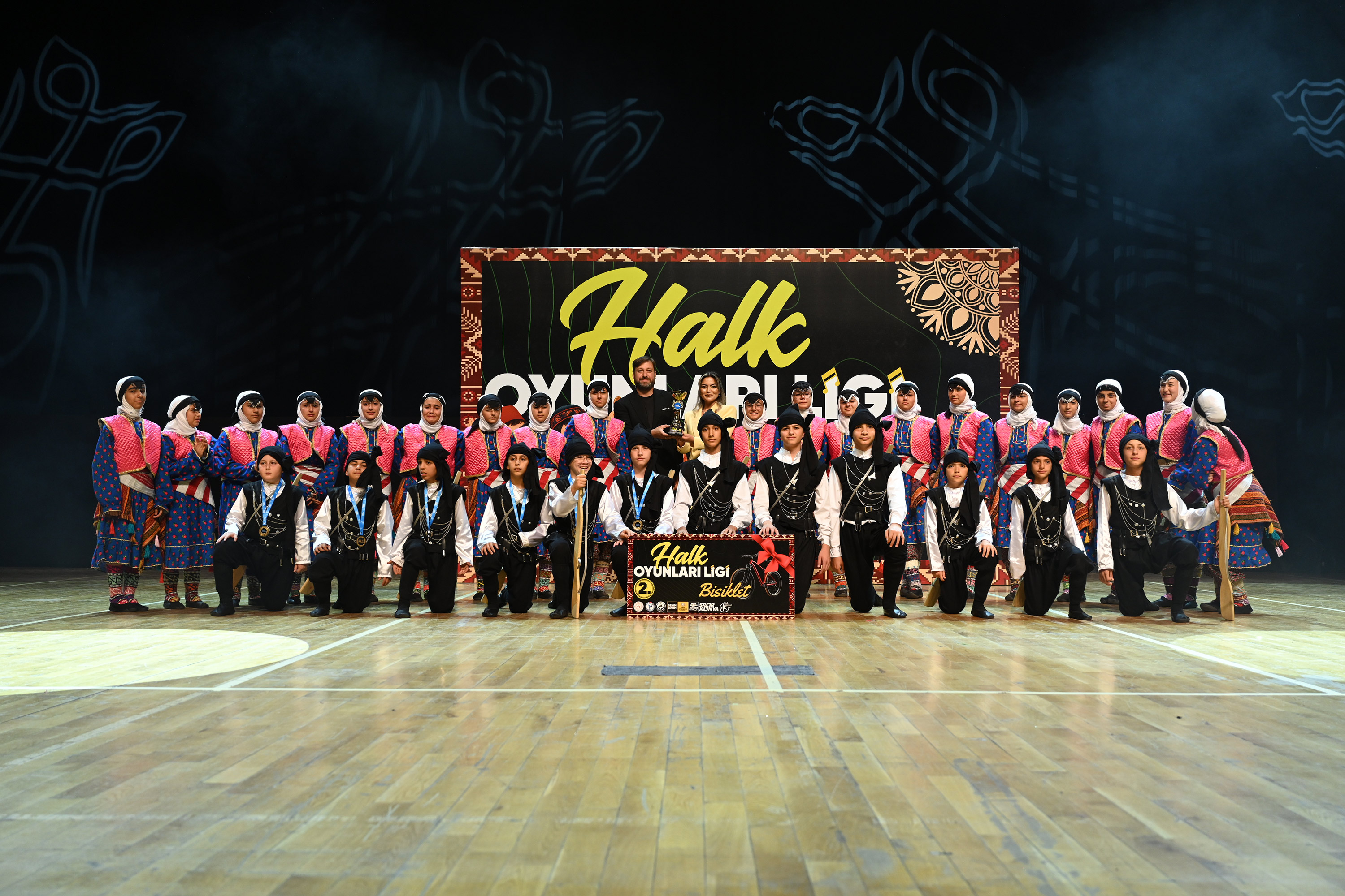 KONYA BÜYÜKŞEHİR HALK OYUNLARI LİGİ FİNALİ’NDE KAZANANLAR BELLİ OLDU