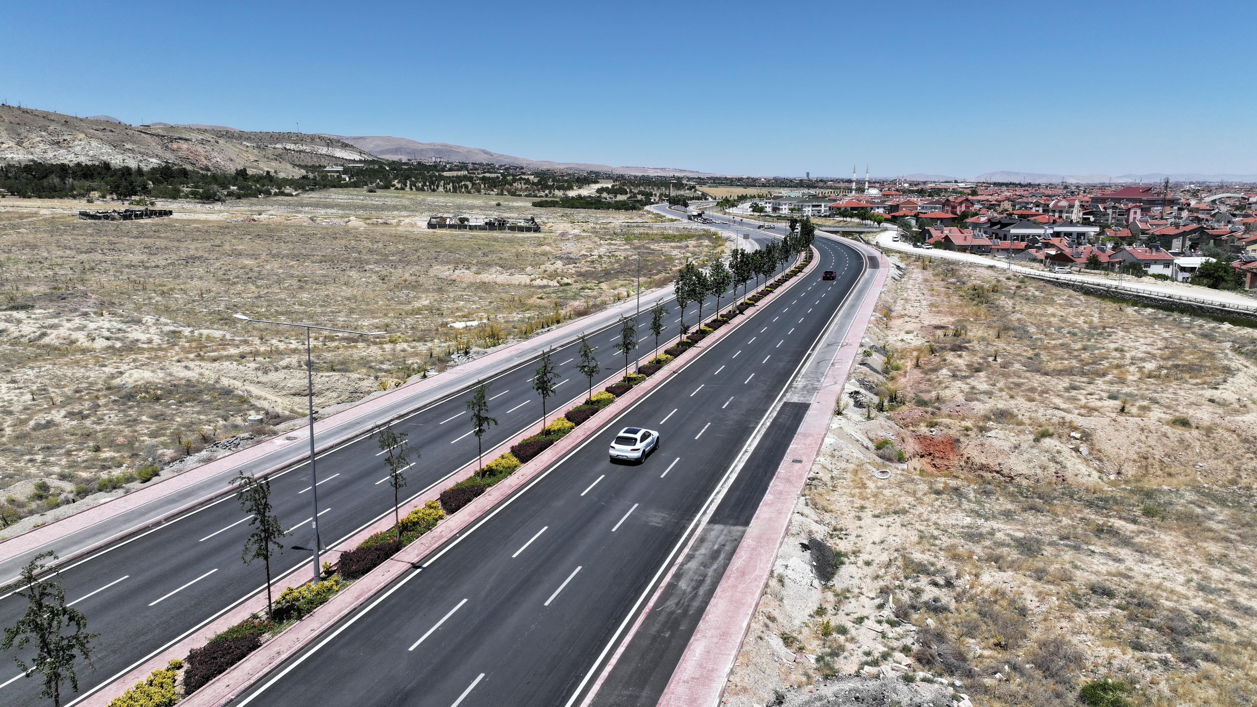 KONYA BÜYÜKŞEHİR, MERAM TIP FAKÜLTESİ’NDE OTOPARK GİRİŞ ÇIKIŞLARINI DAHA GÜVENLİ HALE GETİRDİ