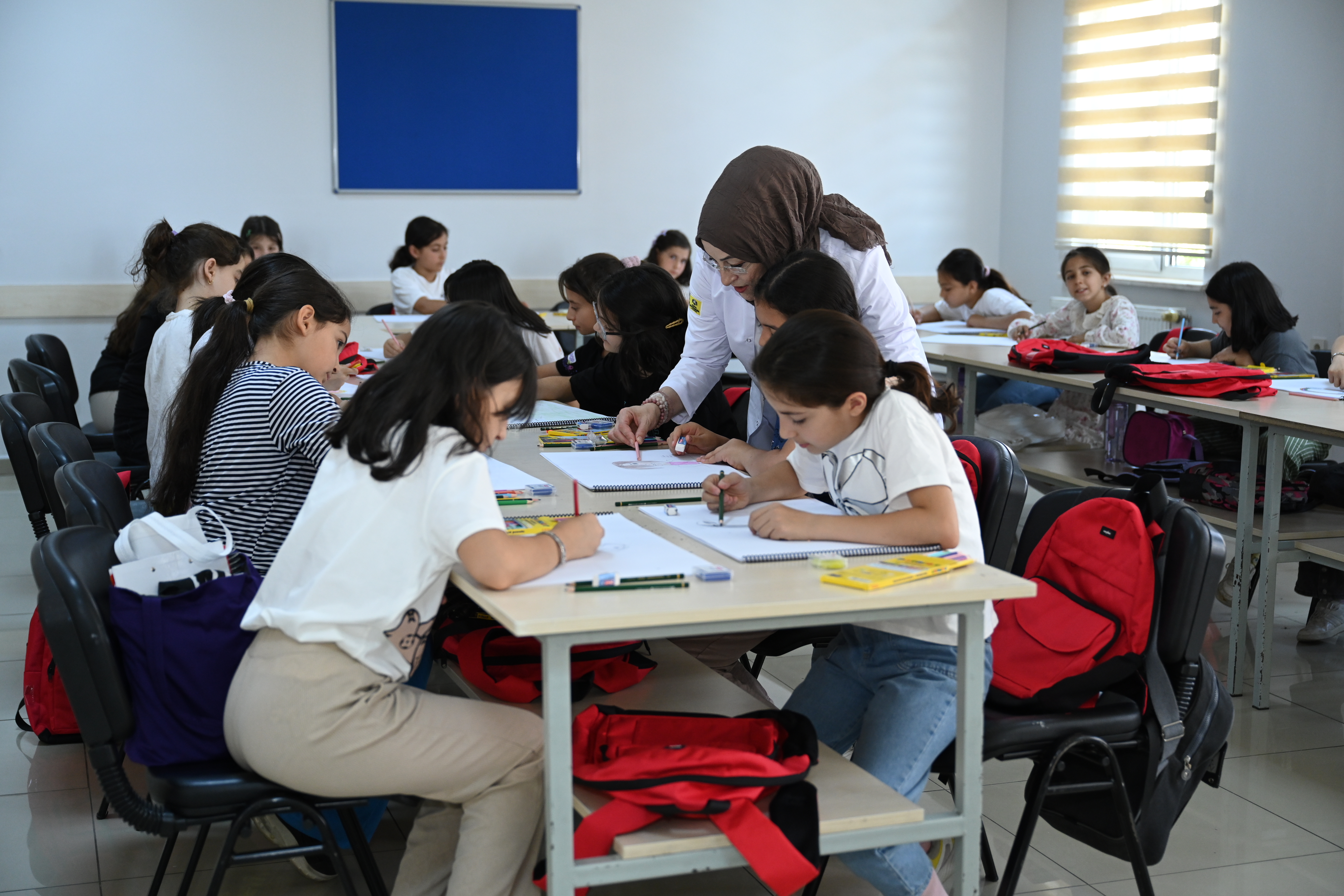 ÖĞRENCİLERİN “GENÇ KOMEK YAZ OKULU” HEYECANI BAŞLADI