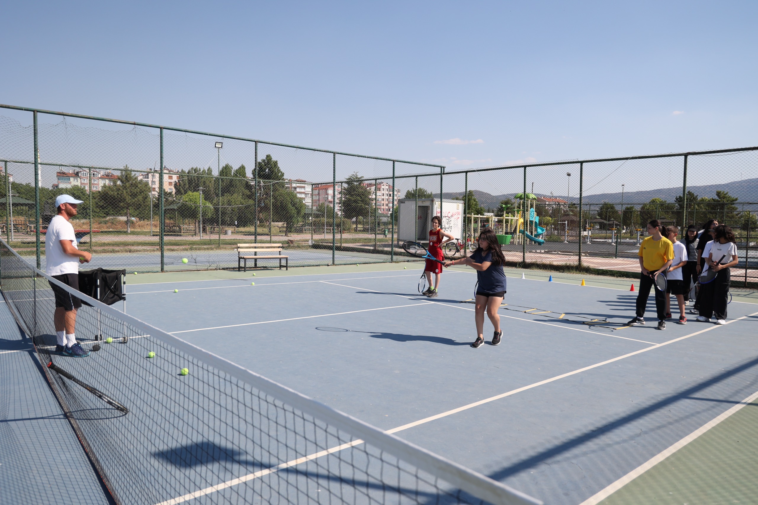 KONYA BÜYÜKŞEHİR YAZ SPOR OKULLARI 28 İLÇEDE 11 BİN ÖĞRENCİYLE BAŞLADI