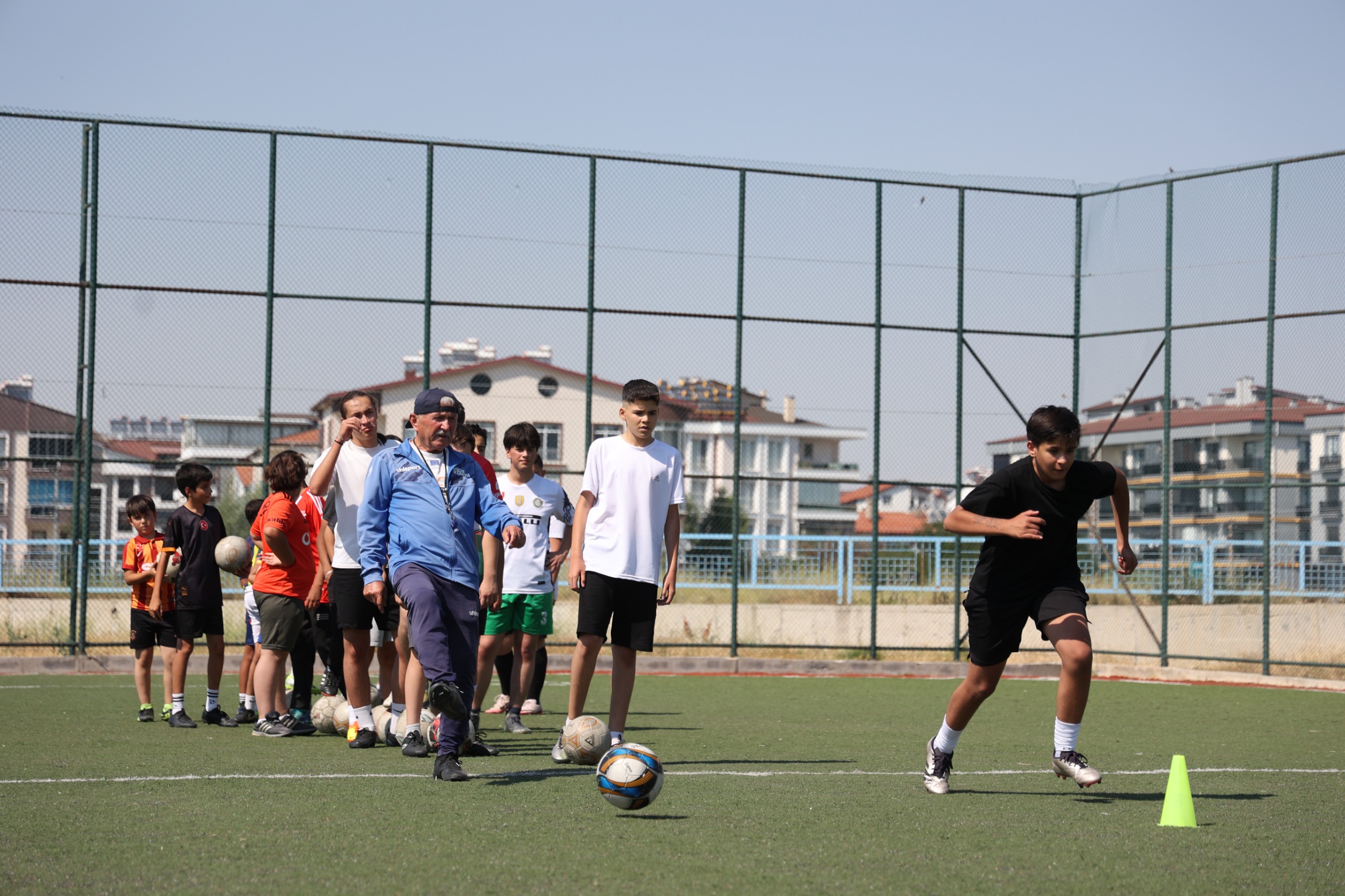 KONYA BÜYÜKŞEHİR YAZ SPOR OKULLARI 28 İLÇEDE 11 BİN ÖĞRENCİYLE BAŞLADI