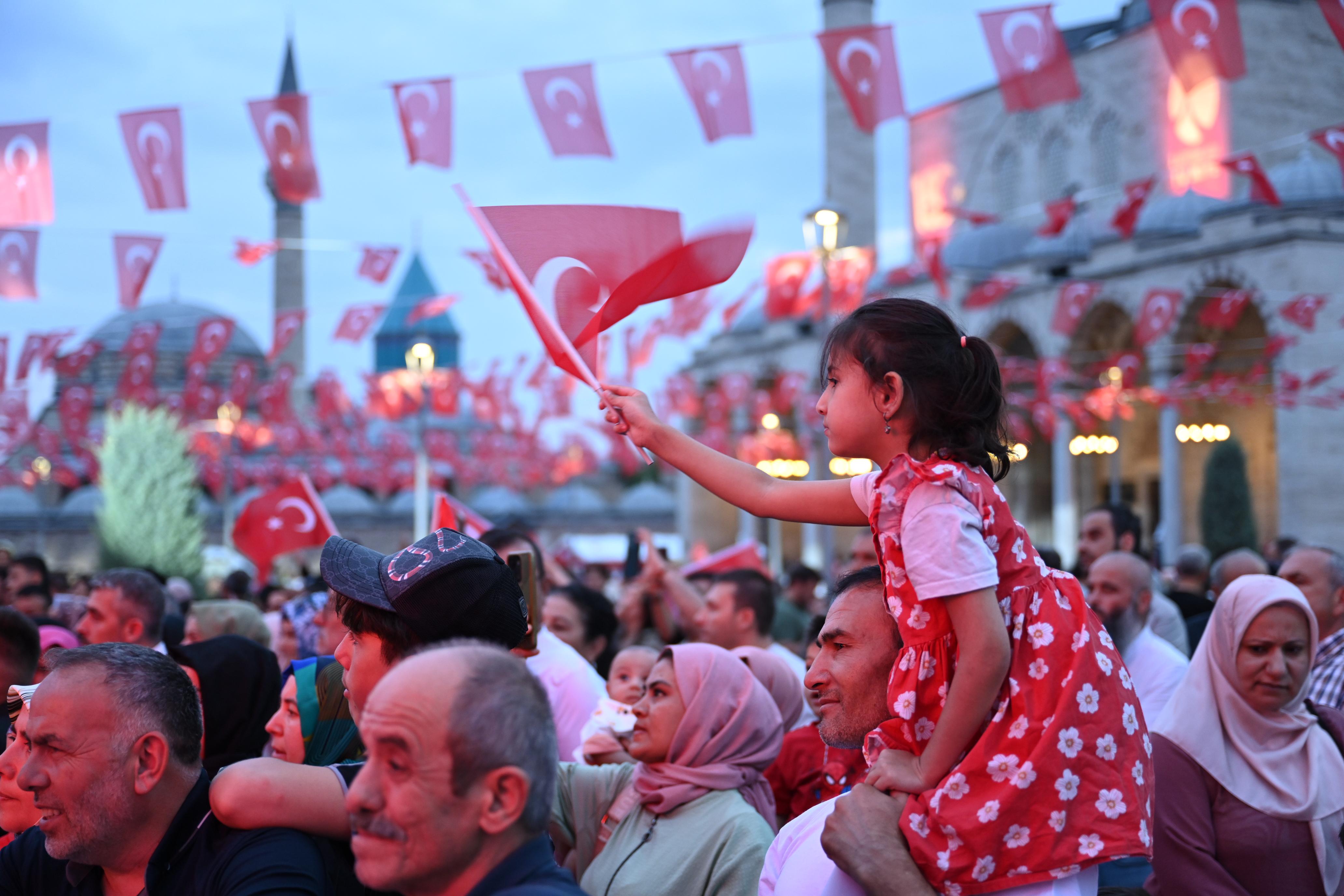 15 TEMMUZ’UN 9. YILINDA KONYALILAR MEVLANA MEYDANI’NDA BULUŞTU