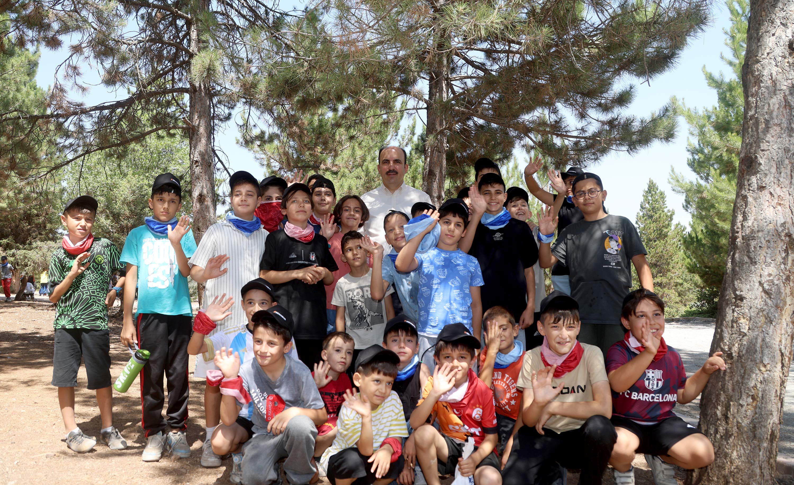 BAŞKAN ALTAY 55 BİN ÖĞRENCİYİ AĞIRLAYACAK GENÇ KOMEK OYUN KAMPI’NDA ÇOCUKLARIN COŞKUSUNA ORTAK OLDU