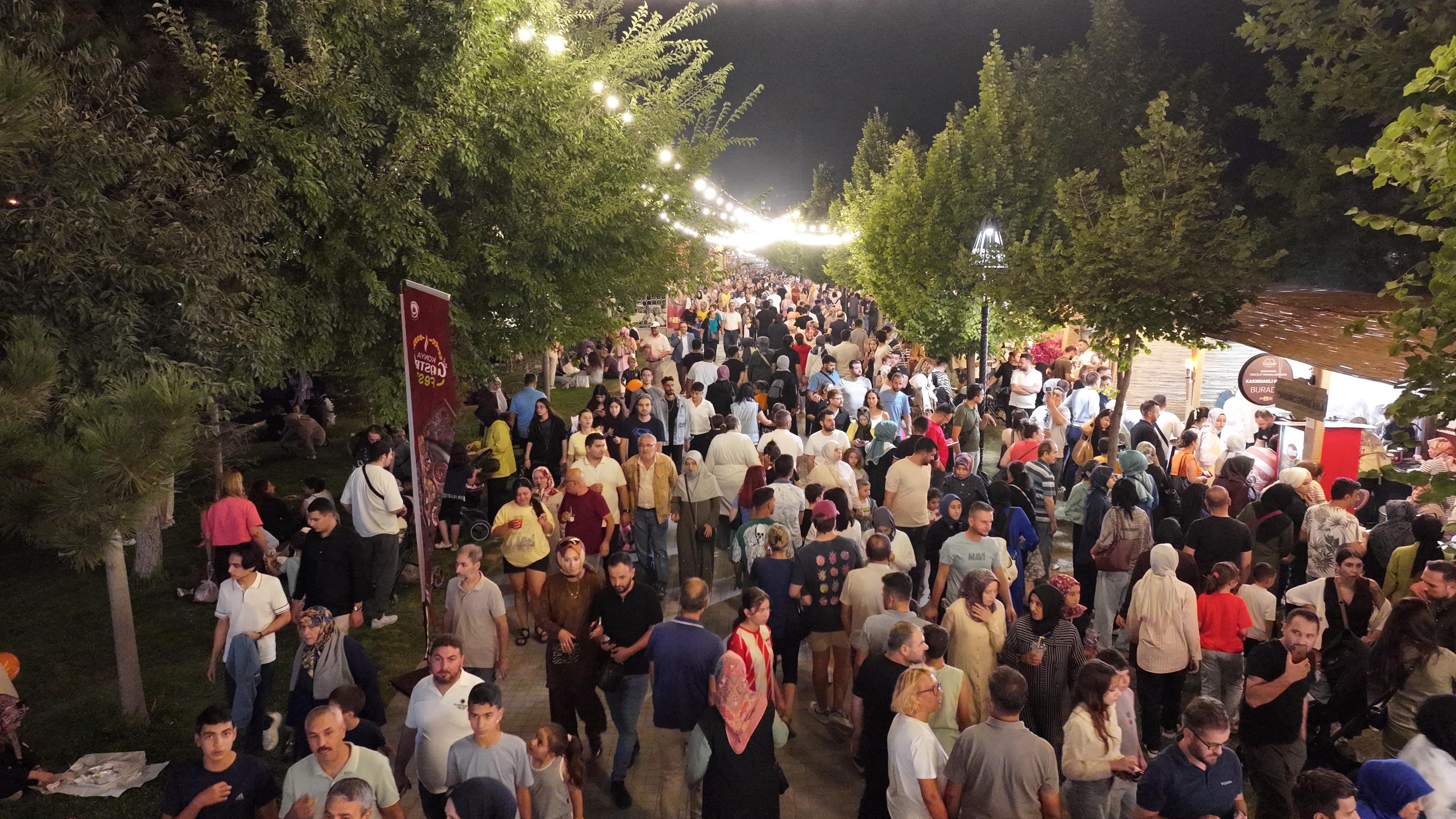 BAŞKAN ALTAY TÜM LEZZET TUTKUNLARINI PAZAR AKŞAMINA KADAR DEVAM EDECEK GASTROFEST’E DAVET ETTİ