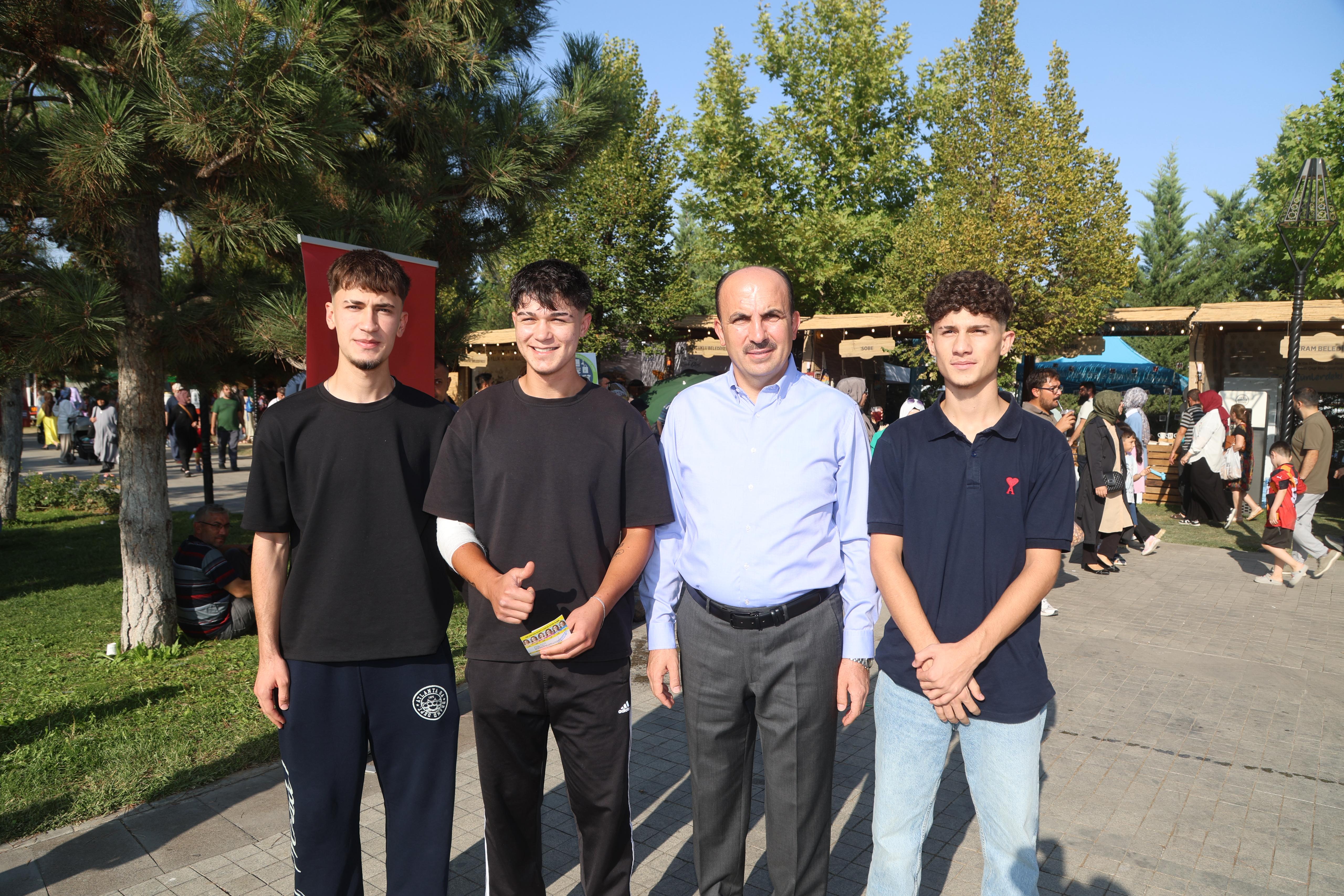 BAŞKAN ALTAY TÜM LEZZET TUTKUNLARINI PAZAR AKŞAMINA KADAR DEVAM EDECEK GASTROFEST’E DAVET ETTİ
