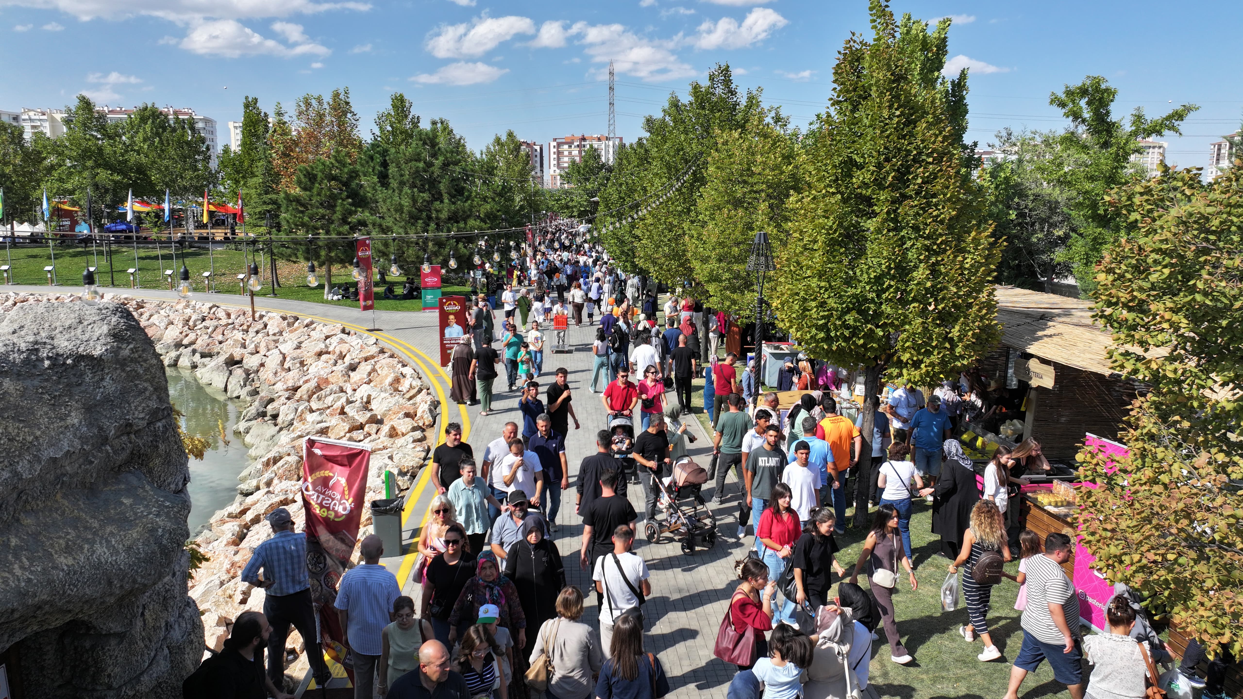BAŞKAN ALTAY TÜM LEZZET TUTKUNLARINI PAZAR AKŞAMINA KADAR DEVAM EDECEK GASTROFEST’E DAVET ETTİ