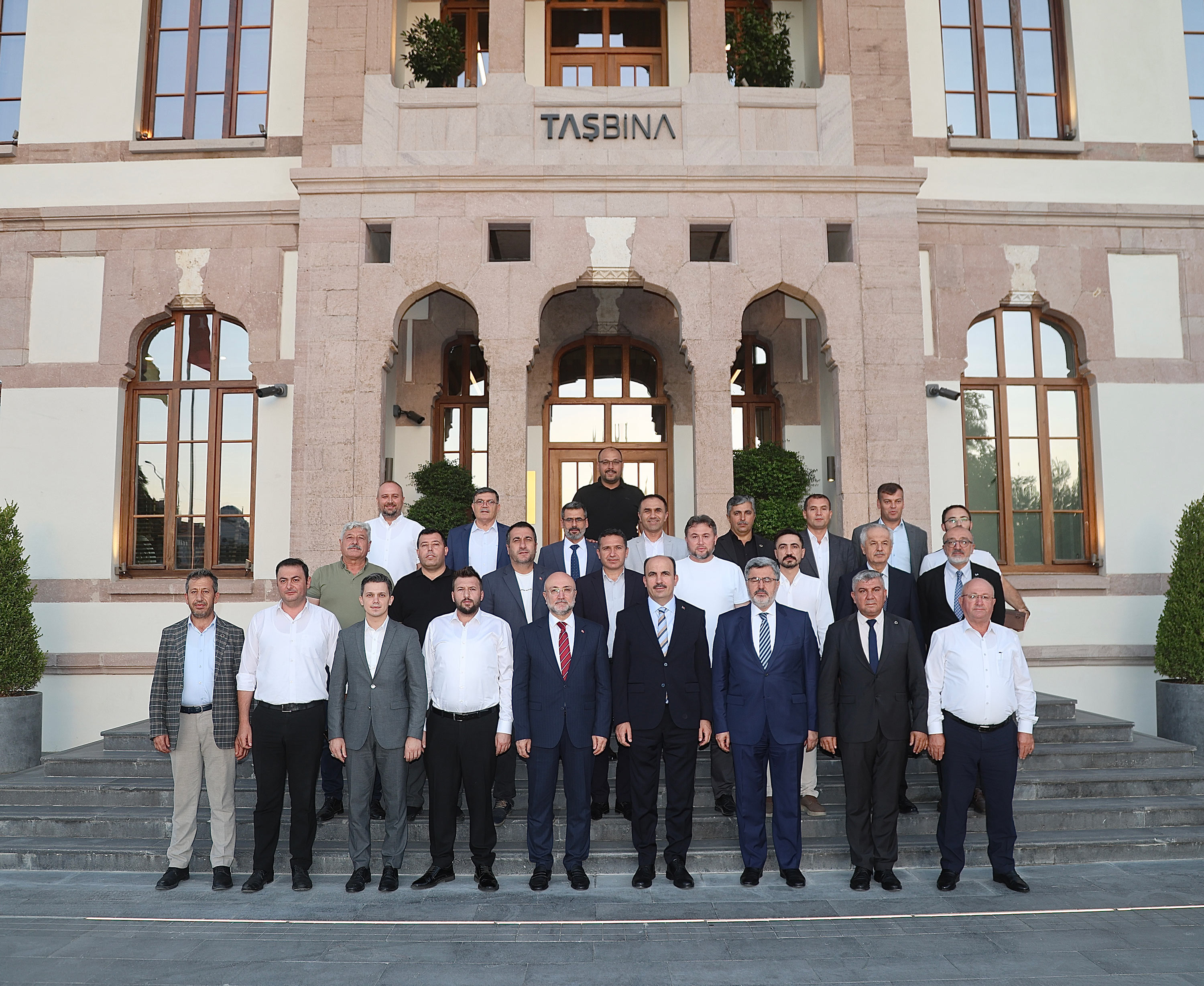 KONYA BÜYÜKŞEHİR’İN BELEDİYECİLİK TECRÜBESİ AFYONKARAHİSARLI BELEDİYE BAŞKANLARIYLA PAYLAŞILDI