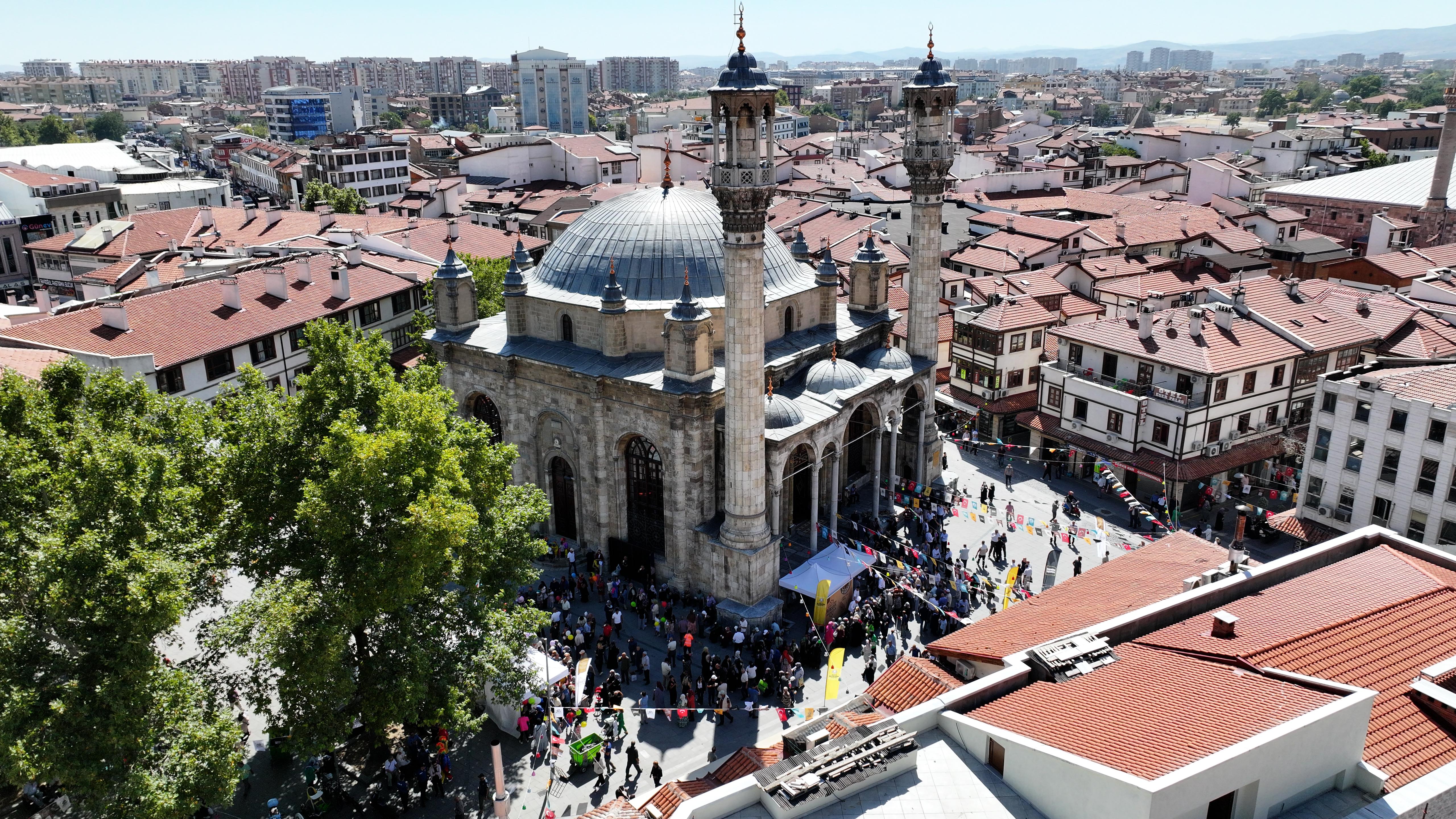 4. TARİHİ BEDESTEN ALIŞVERİŞ GÜNLERİ BAŞLADI
