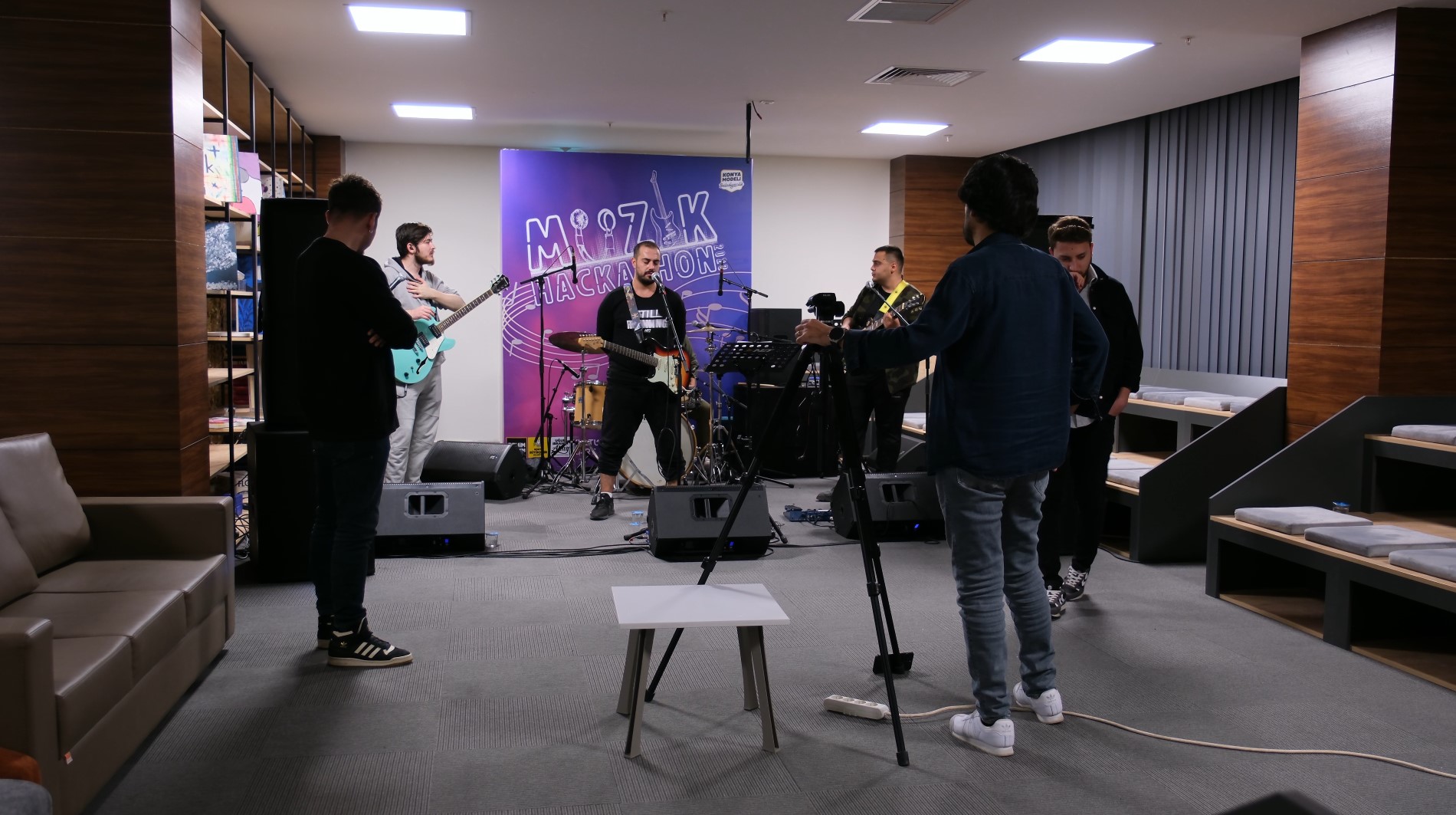 GENÇ MÜZİSYENLER GENÇ KÜLTÜR KARTIN ÖDÜLLÜ MÜZİK HACKATHONU’NDA HÜNERLERİNİ SERGİLEYECEK
