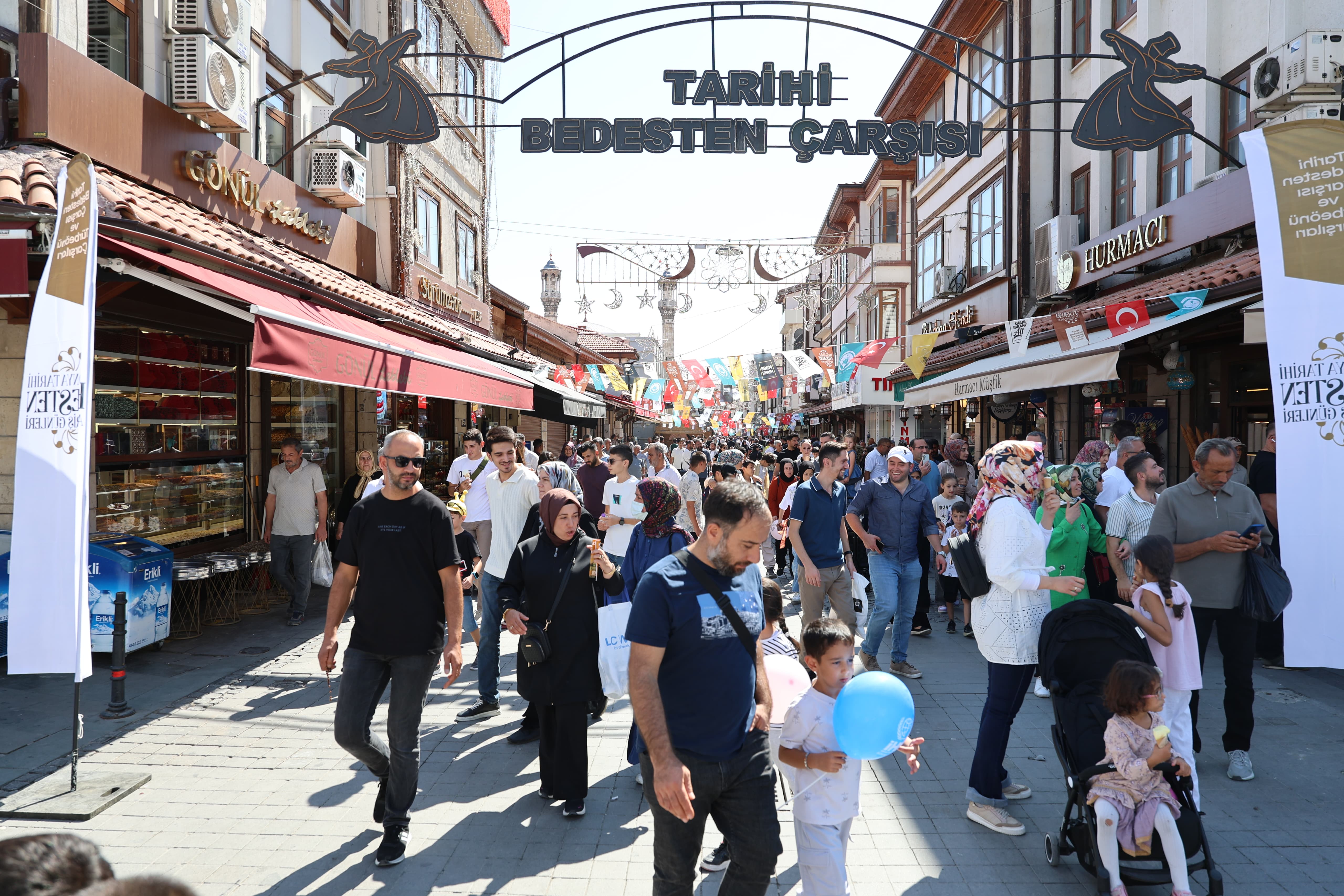 BAŞKAN ALTAY 4. TARİHİ BEDESTEN ALIŞVERİŞ GÜNLERİ’NE DESTEK VEREN ESNAFA VE ZİYARETÇİLERE TEŞEKKÜR ETTİ
