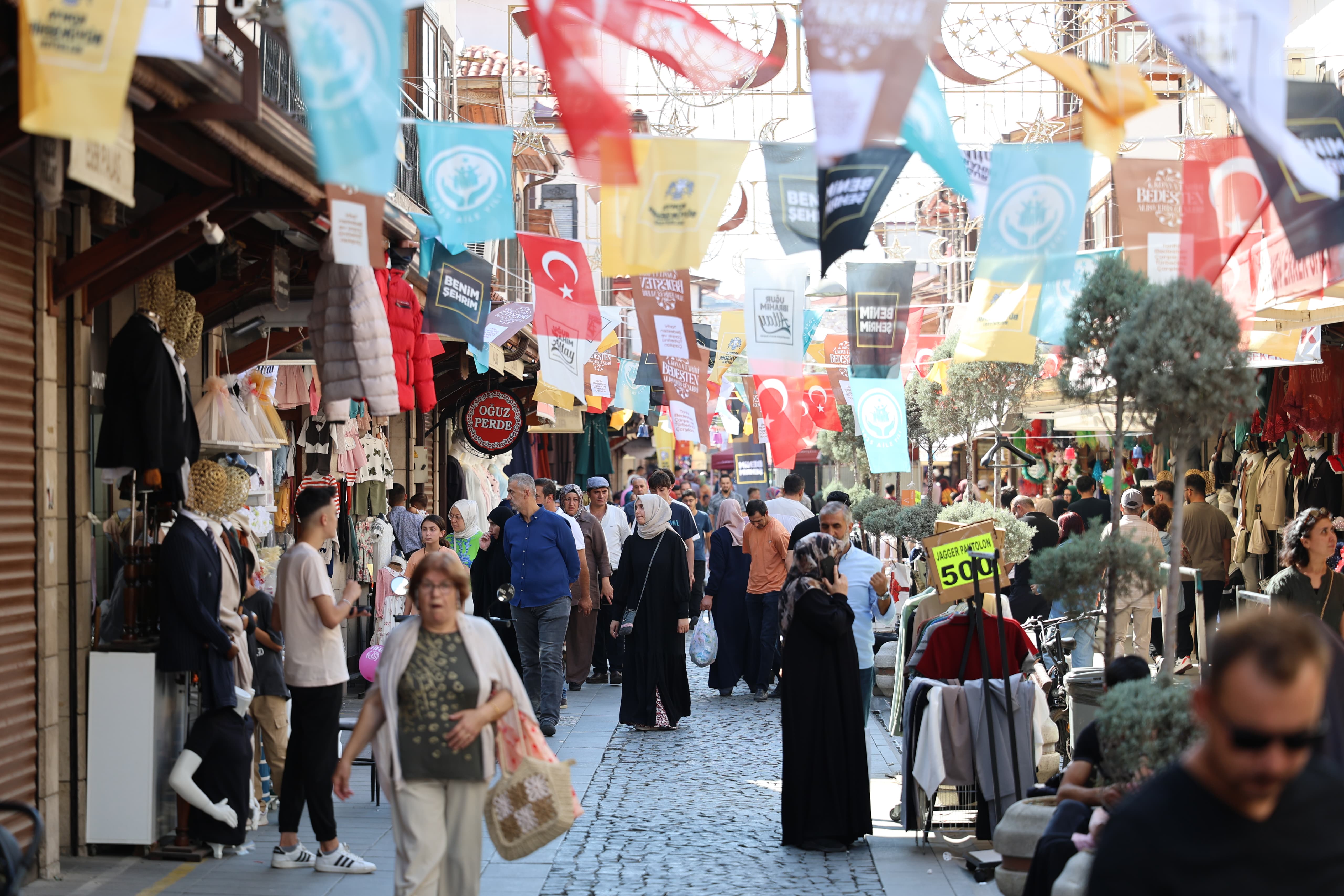 BAŞKAN ALTAY 4. TARİHİ BEDESTEN ALIŞVERİŞ GÜNLERİ’NE DESTEK VEREN ESNAFA VE ZİYARETÇİLERE TEŞEKKÜR ETTİ
