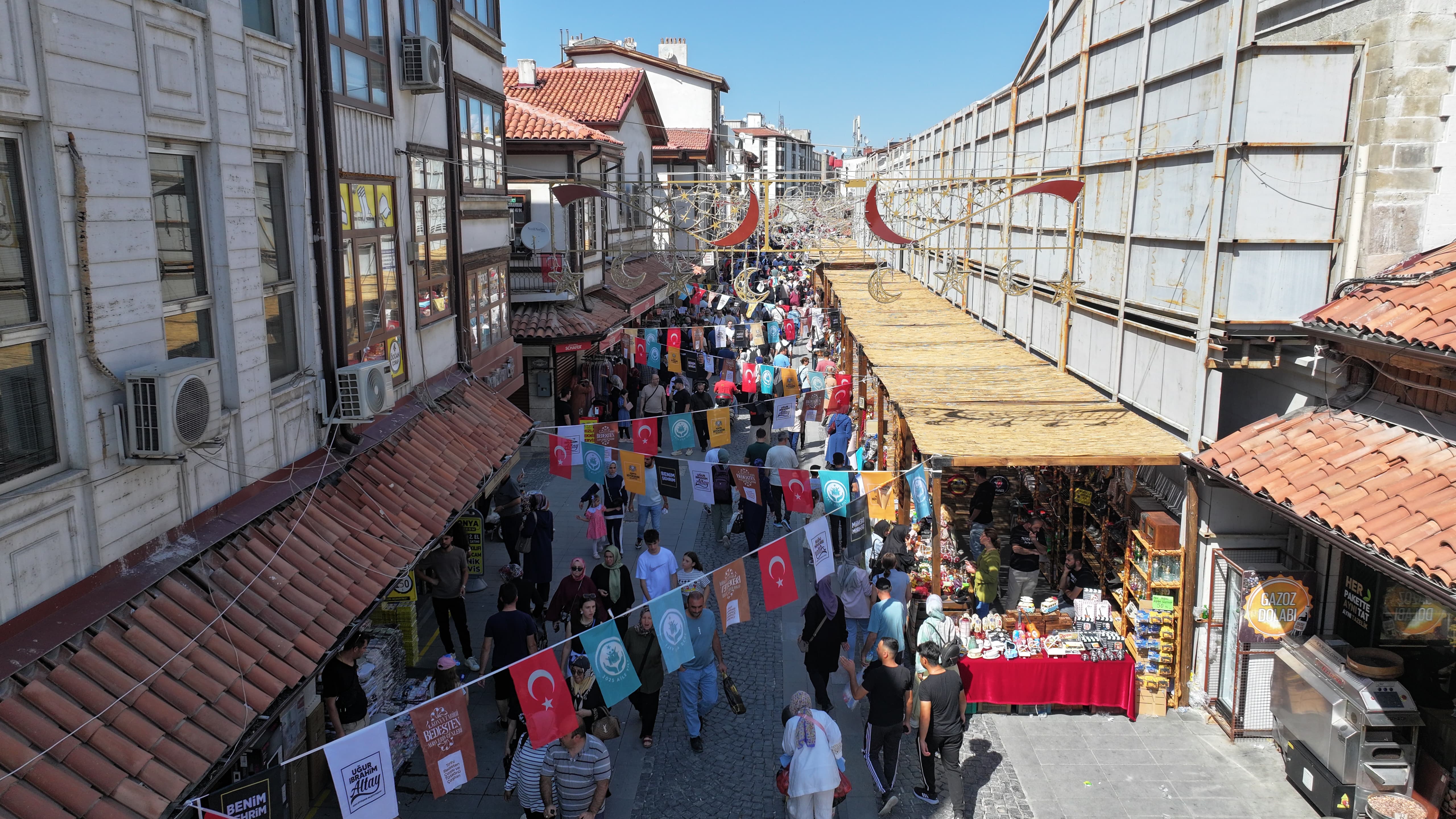 BAŞKAN ALTAY 4. TARİHİ BEDESTEN ALIŞVERİŞ GÜNLERİ’NE DESTEK VEREN ESNAFA VE ZİYARETÇİLERE TEŞEKKÜR ETTİ