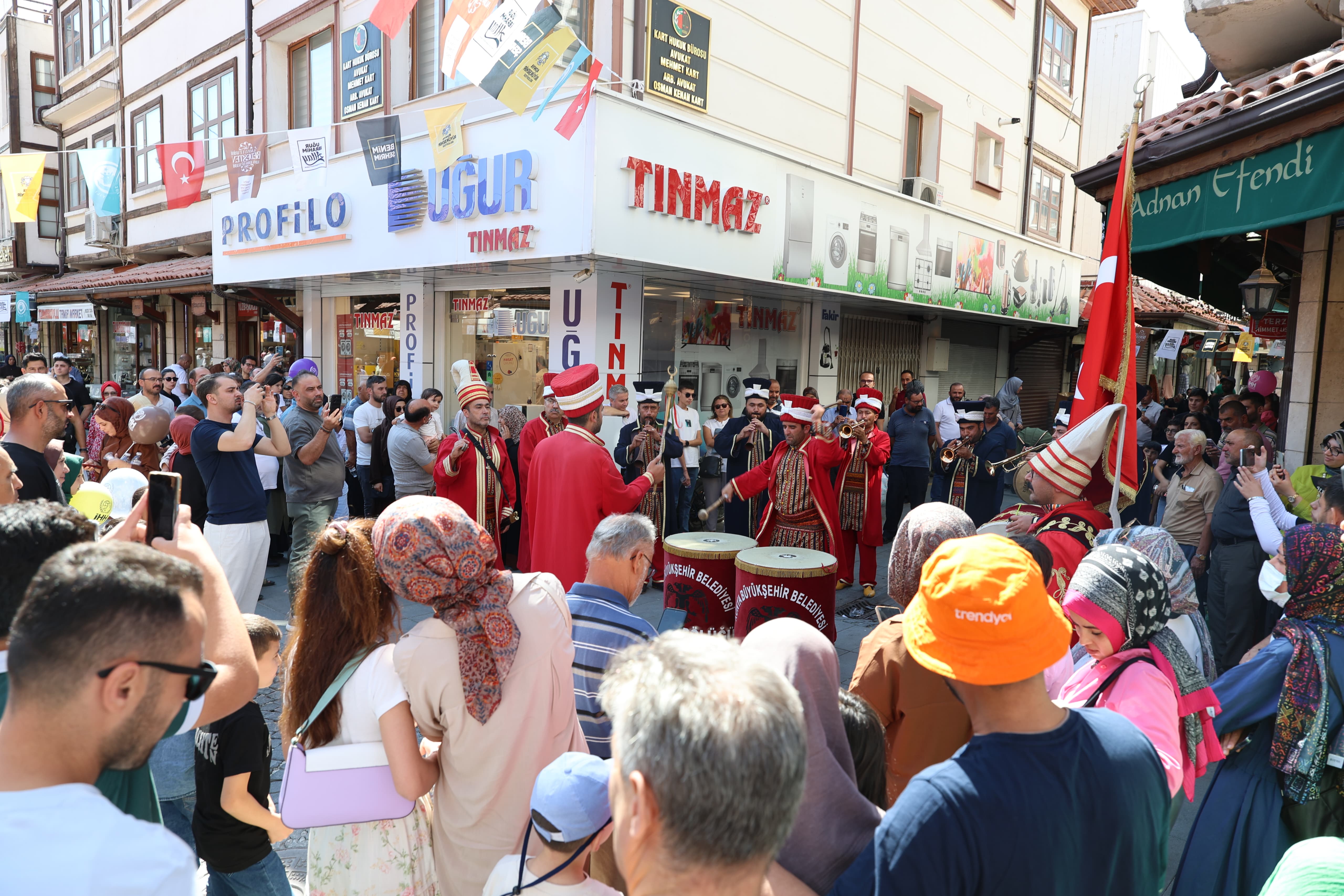 BAŞKAN ALTAY 4. TARİHİ BEDESTEN ALIŞVERİŞ GÜNLERİ’NE DESTEK VEREN ESNAFA VE ZİYARETÇİLERE TEŞEKKÜR ETTİ
