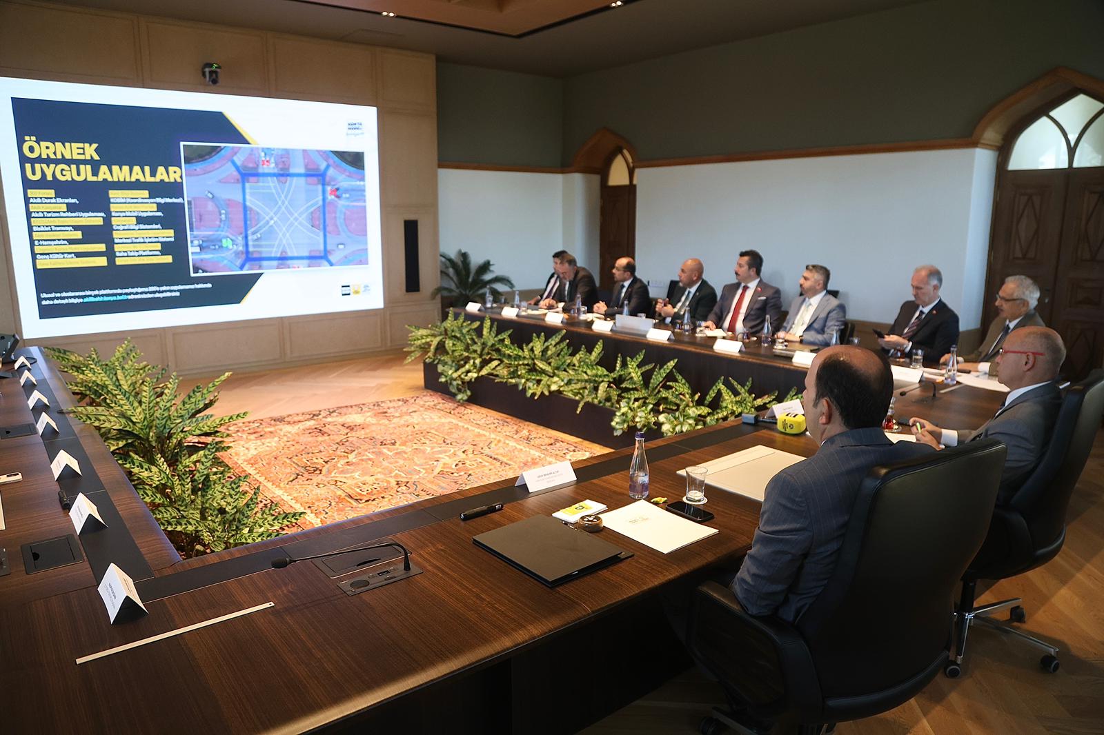BAŞKAN ALTAY BURSALI BELEDİYE BAŞKANLARINA KONYA MODELİ BELEDİYECİLİK ÇALIŞMALARINI ANLATTI