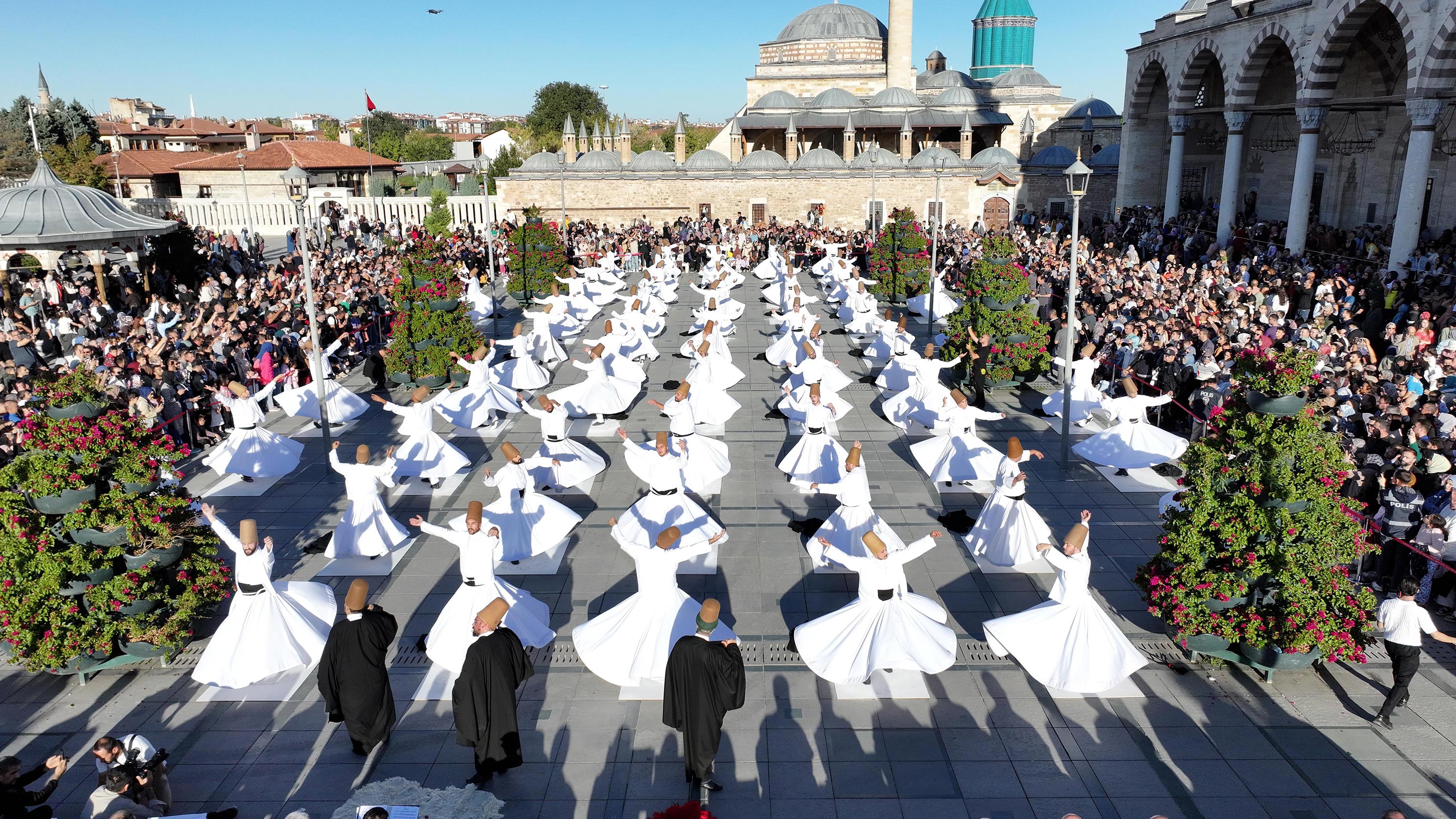 22. ULUSLARARASI KONYA MİSTİK MÜZİK FESTİVALİ COŞKUYLA BAŞLADI