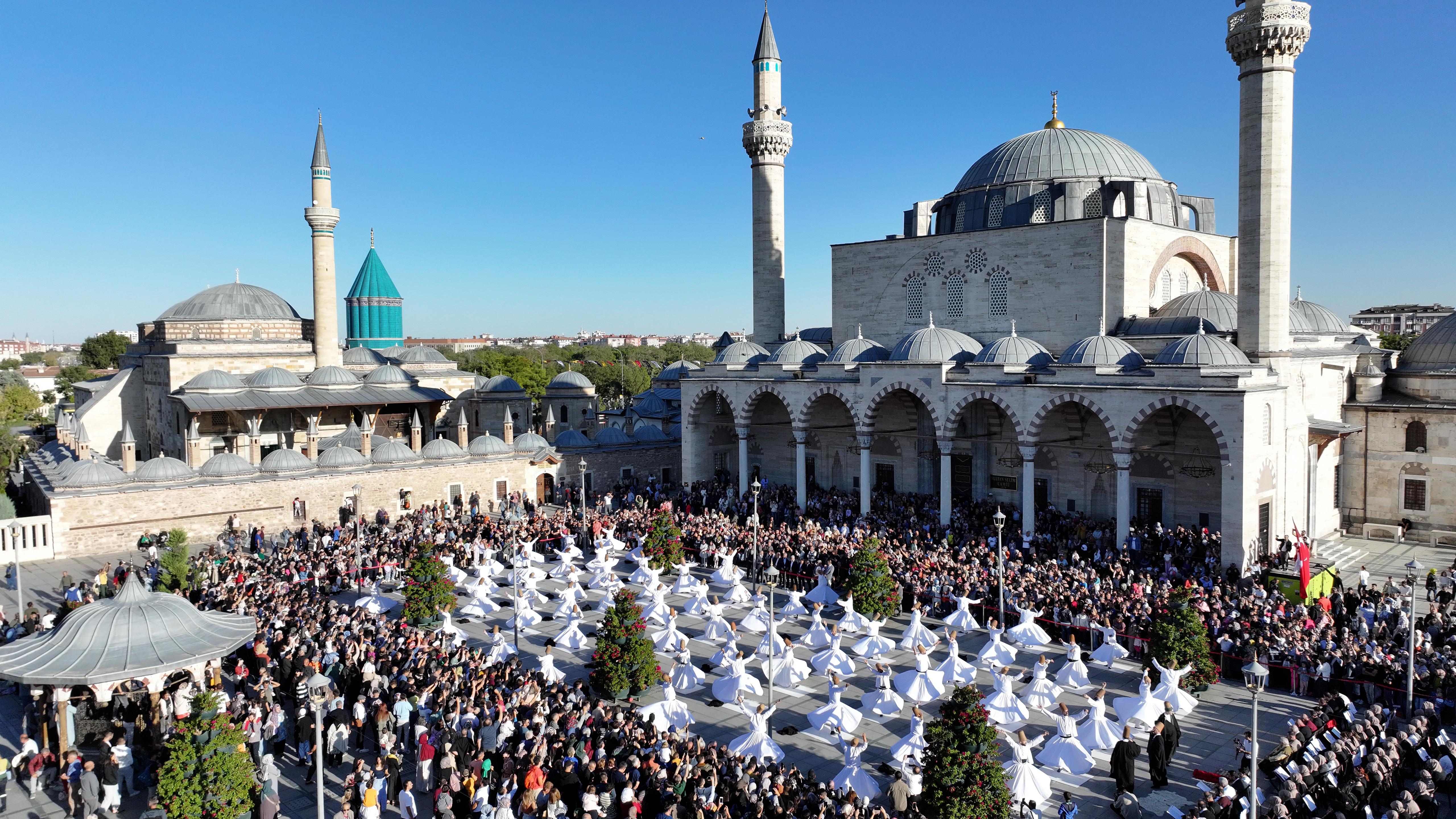 22. ULUSLARARASI KONYA MİSTİK MÜZİK FESTİVALİ COŞKUYLA BAŞLADI