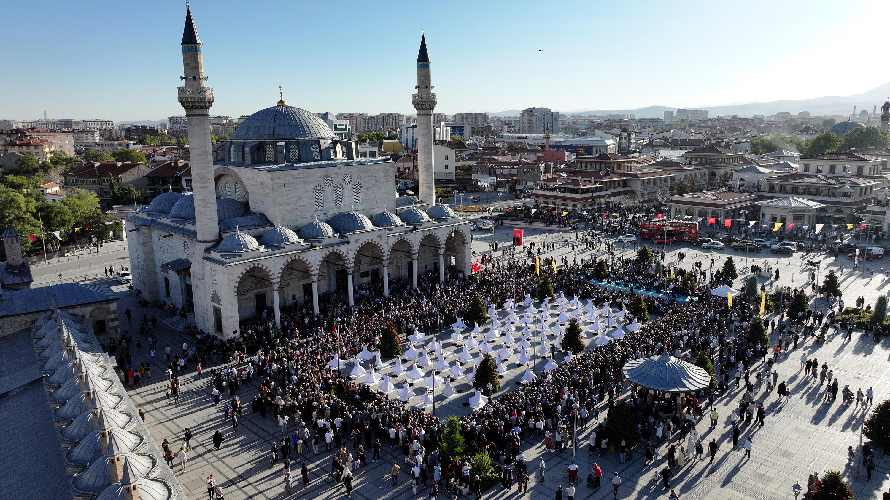 22. ULUSLARARASI KONYA MİSTİK MÜZİK FESTİVALİ COŞKUYLA BAŞLADI