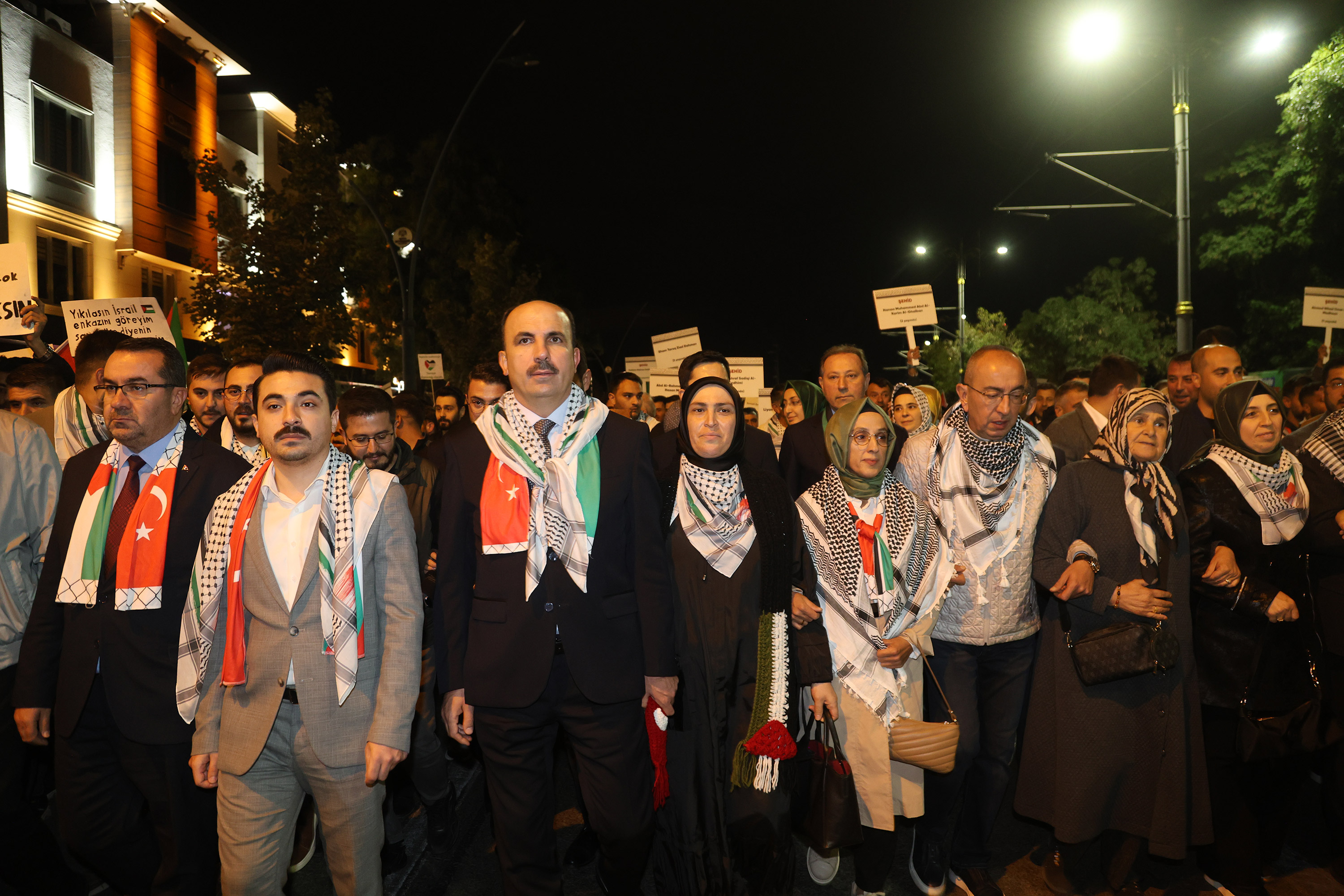 KONYA’DA 75 BİN KİŞİ KATİL İSRAİL’İN GAZZE SOYKIRIMINA KARŞI VİCDANIN SESİ OLDU