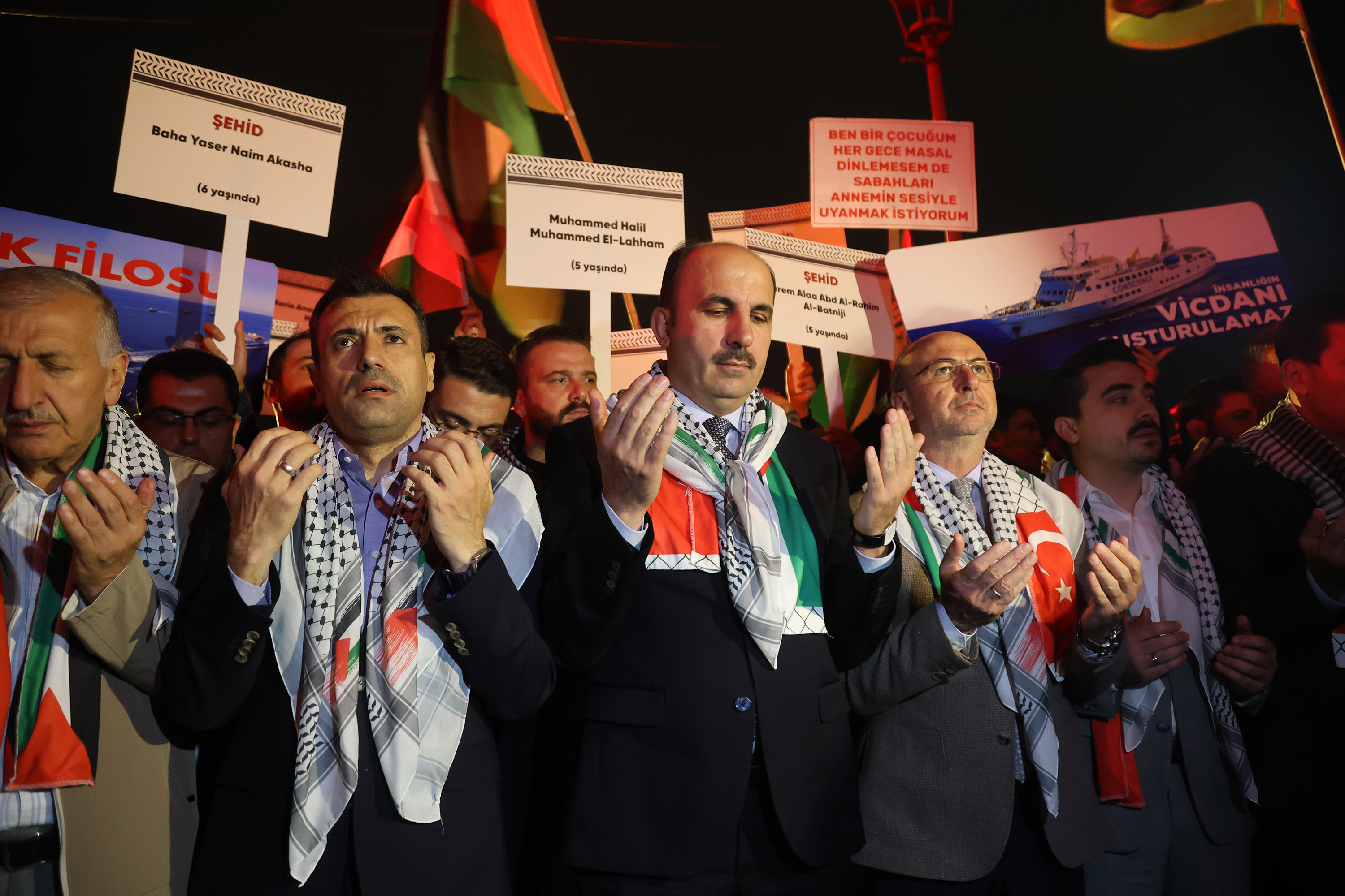 KONYA’DA 75 BİN KİŞİ KATİL İSRAİL’İN GAZZE SOYKIRIMINA KARŞI VİCDANIN SESİ OLDU
