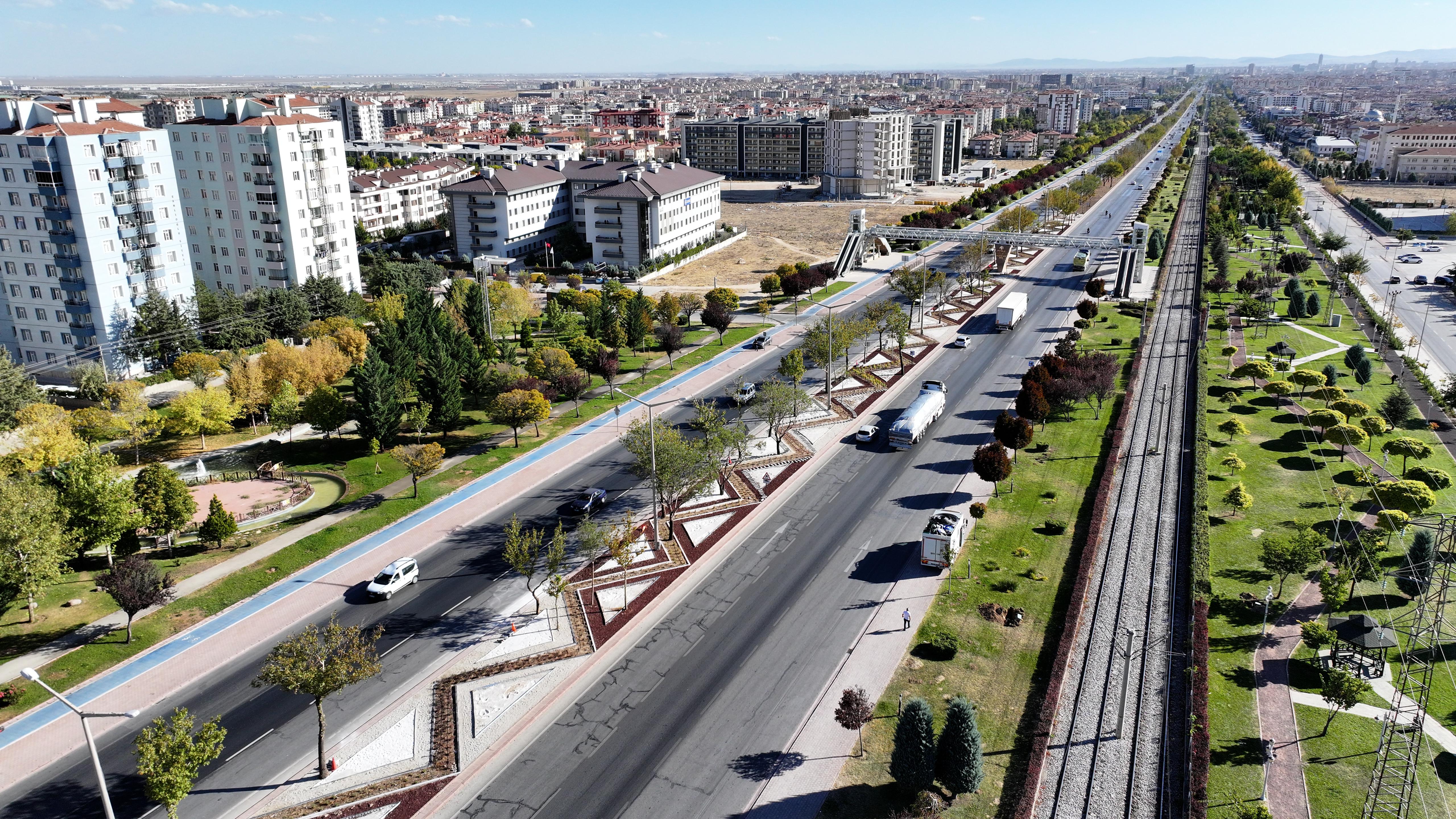 BAŞKAN ALTAY: “İSTANBUL YOLU’NDA YAPTIĞIMIZ KURAKÇIL PEYZAJ DÜZENLEMESİ İLE SU VE ENERJİ TASARRUFU SAĞLAYACAĞIZ”