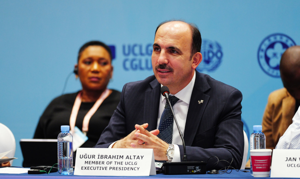 BAŞKAN ALTAY UCLG DÜNYA KONSEYİ’NDE DÜNYAYA SESLENDİ: “GAZZE’DE SAVAŞ BİTTİ AMA YAPILANLAR UNUTULMAMALI, İSRAİL TAZMİNAT ÖDEMELİ”
